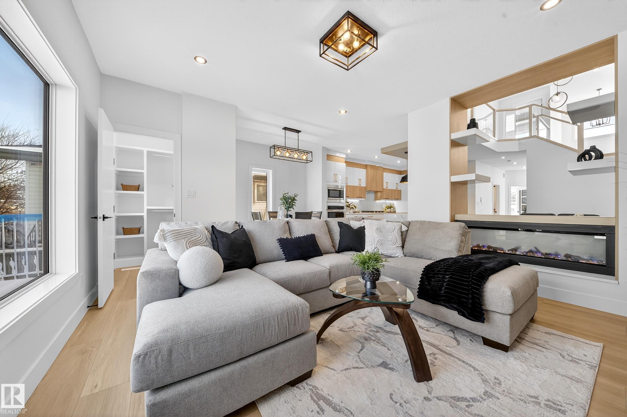 https://zimg.paragon.ice.com/ParagonImages/Property/PM/RAE/225387152/10/0/0/8ce3fe4dba8e42a6610cbf4a1852177c/1/a0b29db97501610a16498bc5690d4c1e/225387152-3de9aa8b-e0da-4073-89ed-4cd6c9e6d3ad.JPG