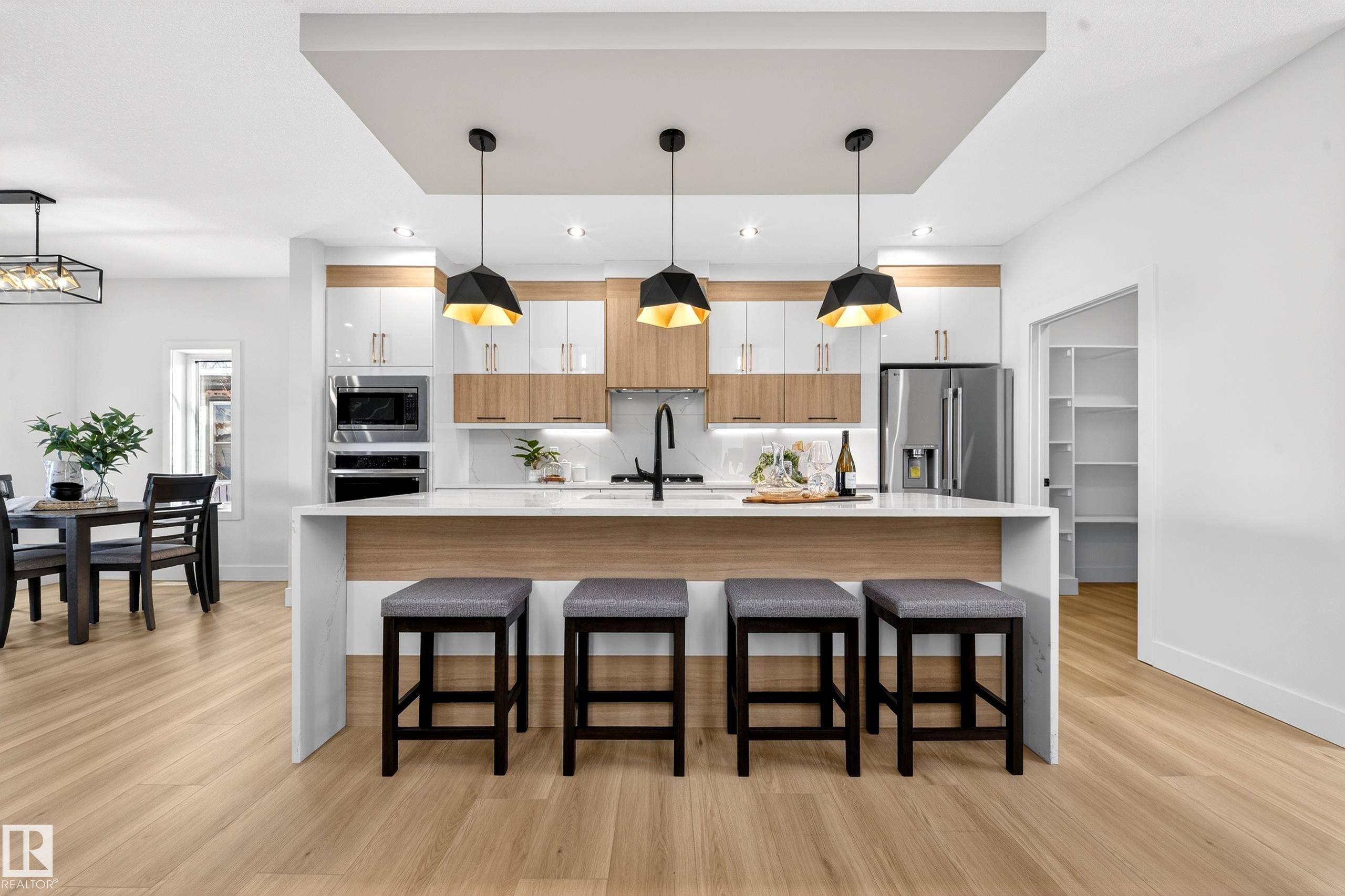 Photo 14 at 9907 68 Street NW, Terrace Heights, Edmonton