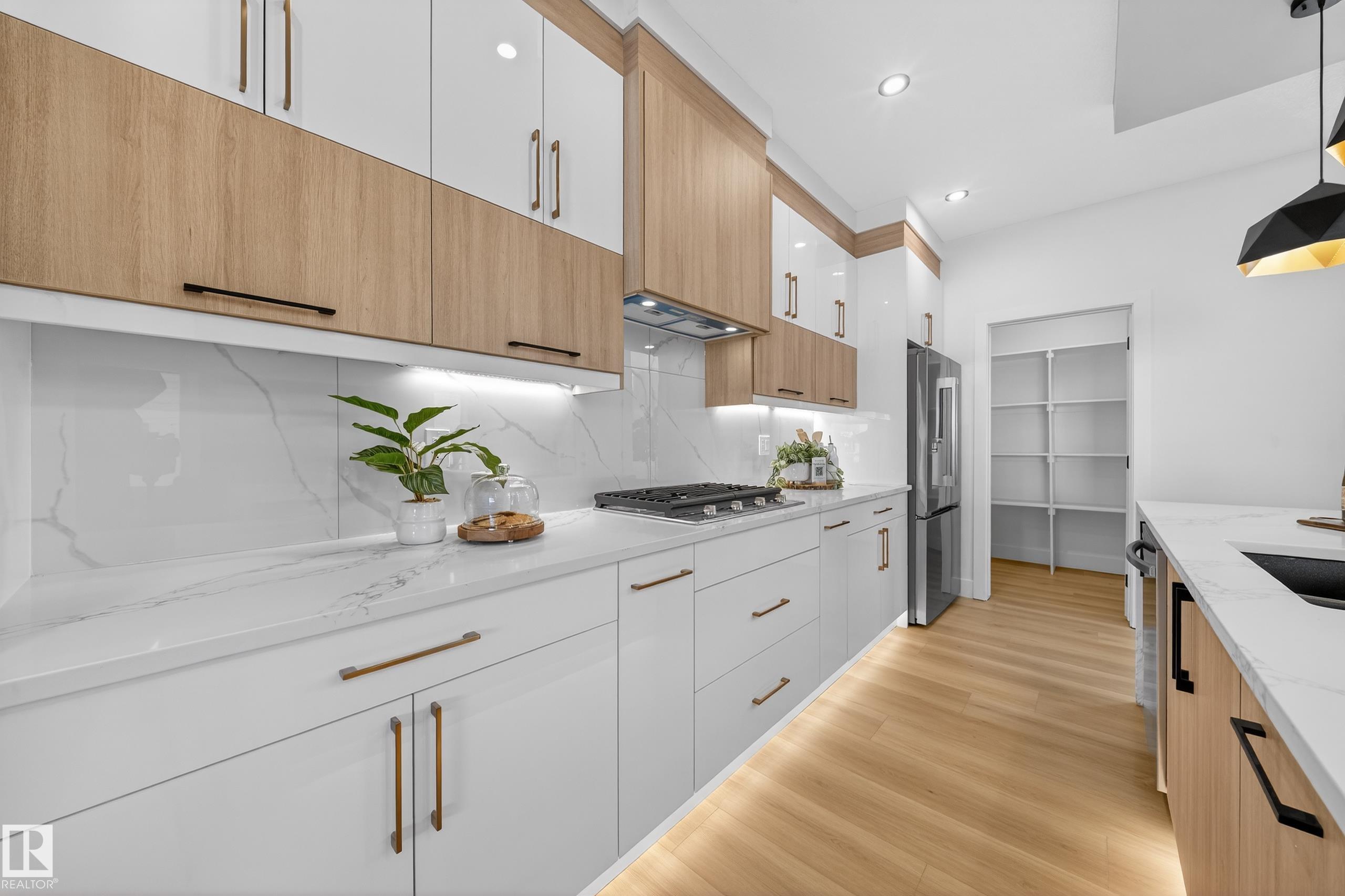 Photo 17 at 9907 68 Street NW, Terrace Heights, Edmonton