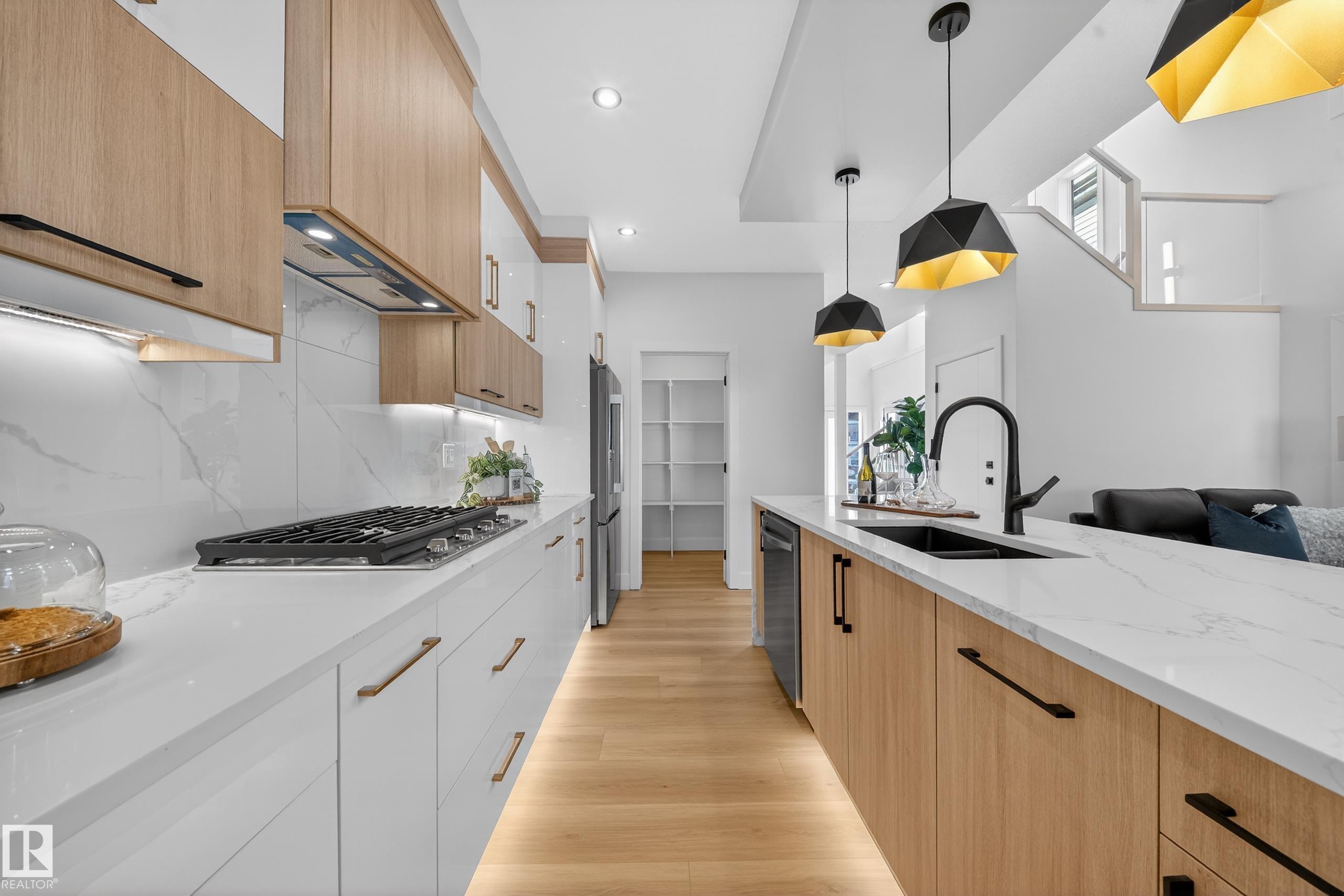 Photo 18 at 9907 68 Street NW, Terrace Heights, Edmonton