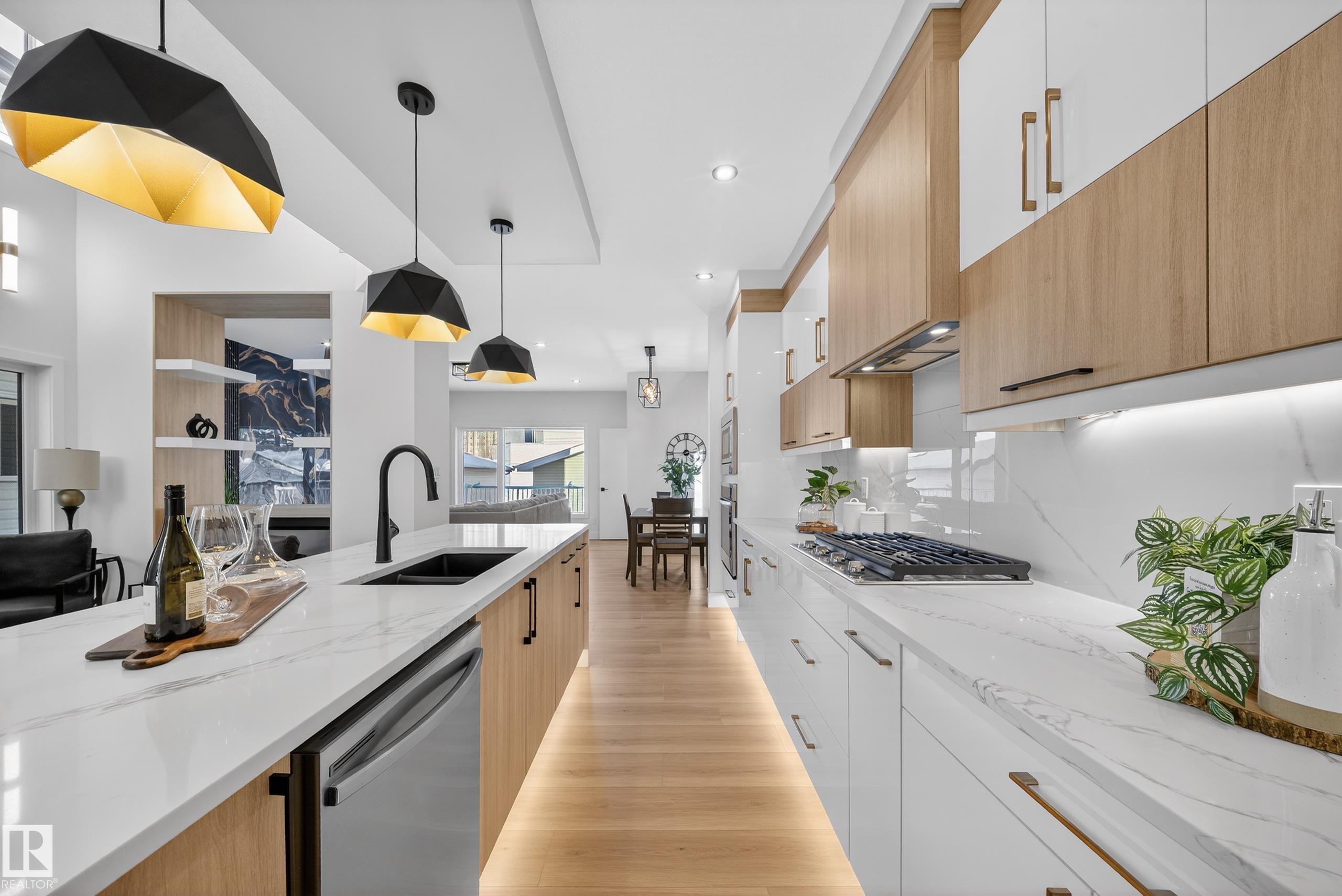 Photo 20 at 9907 68 Street NW, Terrace Heights, Edmonton