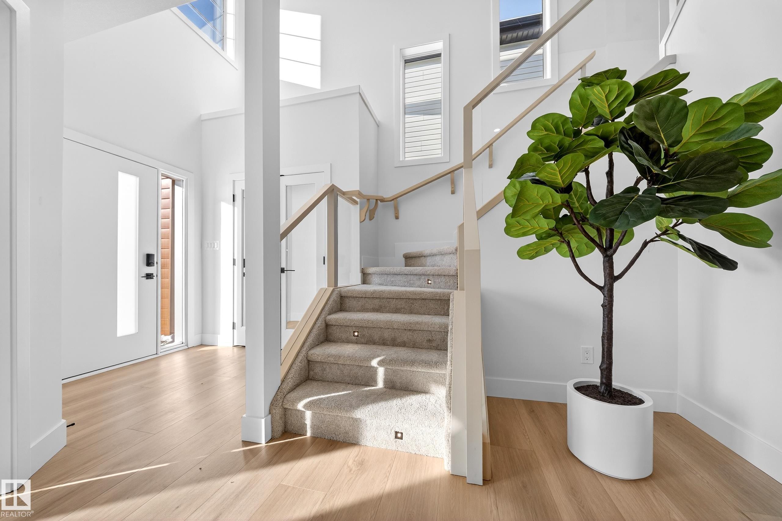 Photo 31 at 9907 68 Street NW, Terrace Heights, Edmonton