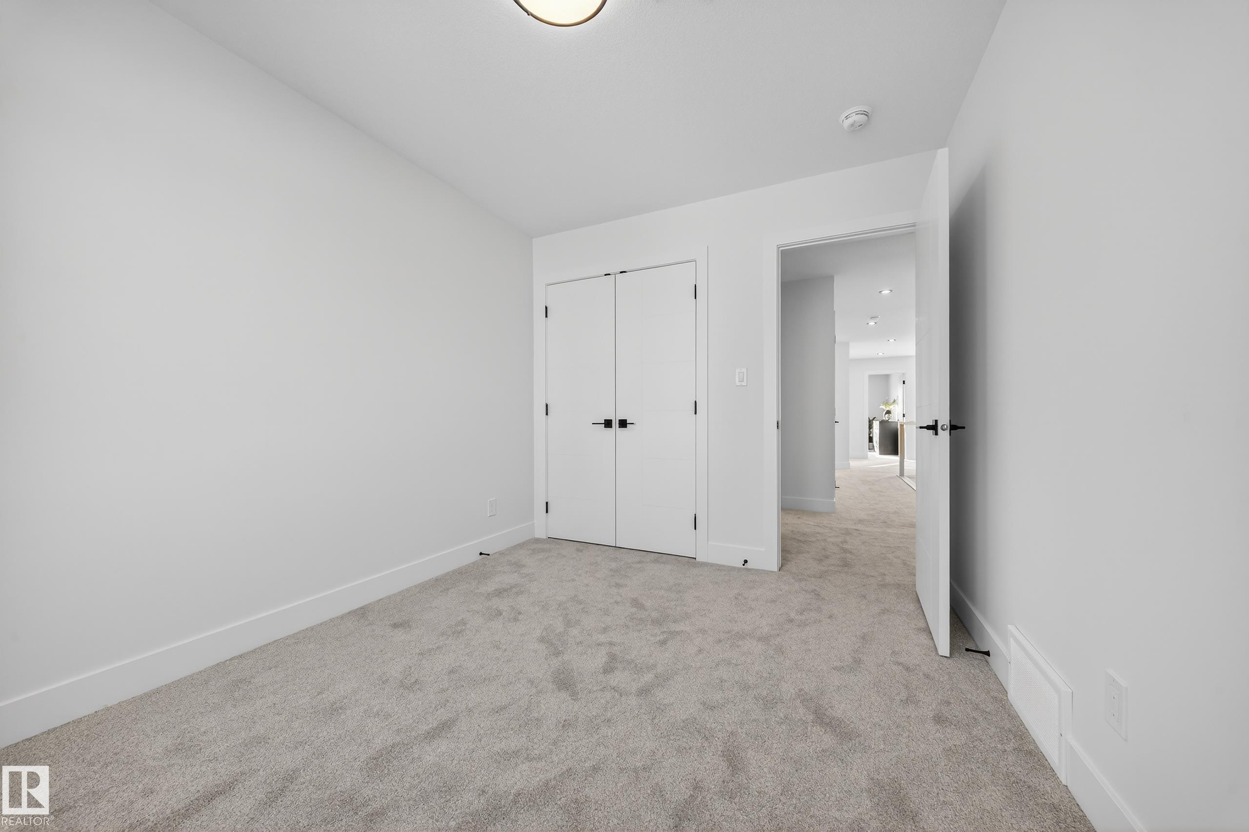 https://zimg.paragon.ice.com/ParagonImages/Property/PM/RAE/225387152/42/0/0/4c0ae5bea090b7a1d69c5e1ffbeac6e7/1/a0b29db97501610a16498bc5690d4c1e/225387152-3e5106b9-e695-4e72-bbe6-69cdde405cfb.JPG
