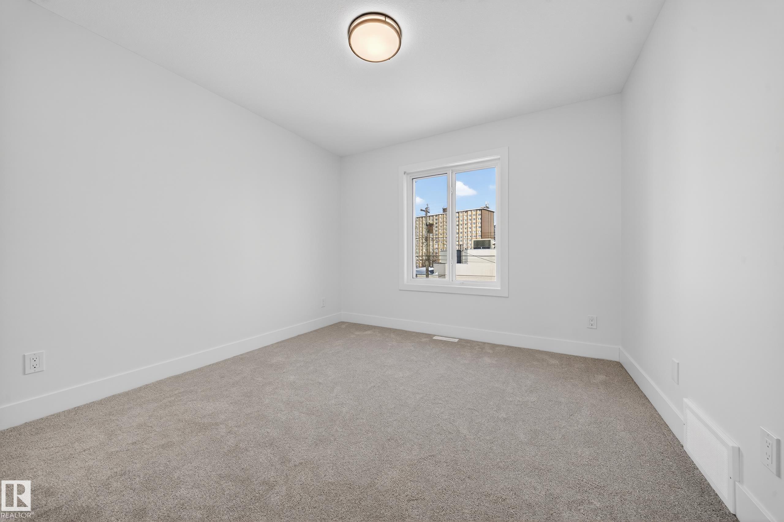 https://zimg.paragon.ice.com/ParagonImages/Property/PM/RAE/225387152/45/0/0/efdde3e4f3690505f1a98469c1e7e638/1/a0b29db97501610a16498bc5690d4c1e/225387152-35428213-cb1e-44df-bcea-ff558452dd0f.JPG
