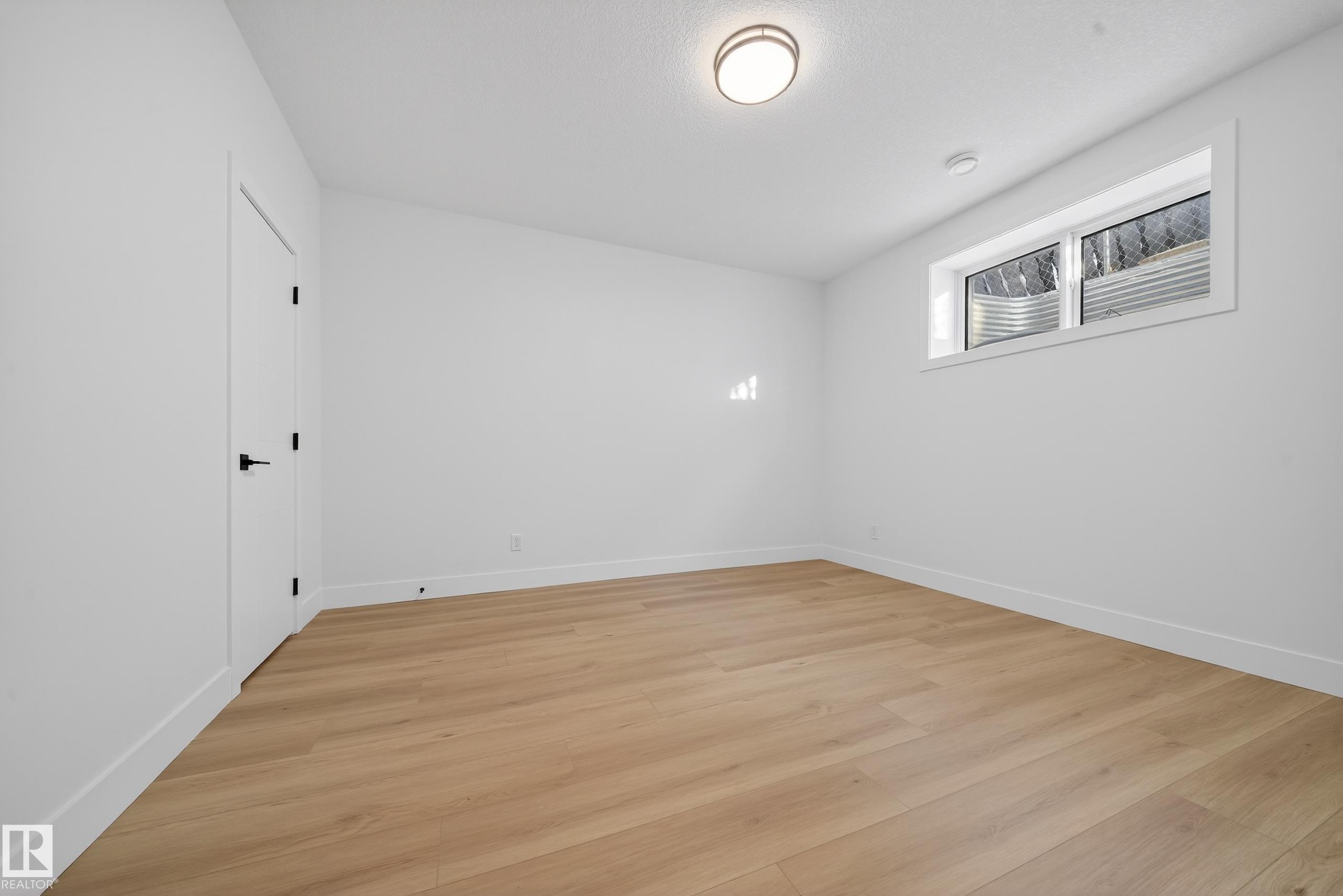 https://zimg.paragon.ice.com/ParagonImages/Property/PM/RAE/225387152/54/0/0/7f9f20413652688fe6913452c84af934/1/a0b29db97501610a16498bc5690d4c1e/225387152-e4a55f64-a07d-4682-89bc-5740d398e97a.JPG