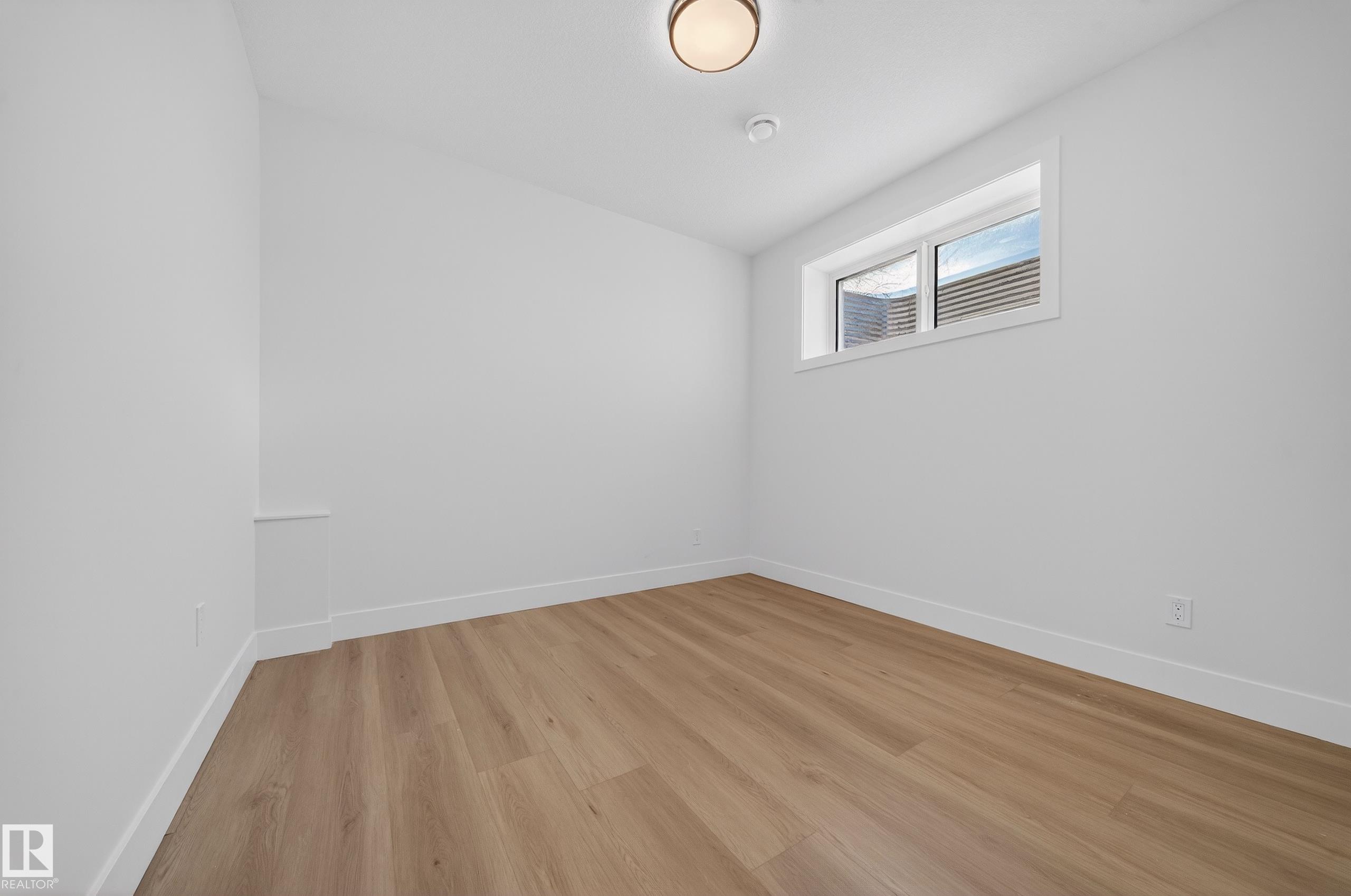 https://zimg.paragon.ice.com/ParagonImages/Property/PM/RAE/225387152/59/0/0/9170ca4a3a82453fb4362f4bf6292368/1/a0b29db97501610a16498bc5690d4c1e/225387152-fc9977ec-5afb-4297-8f3d-48cf38b59c0c.JPG