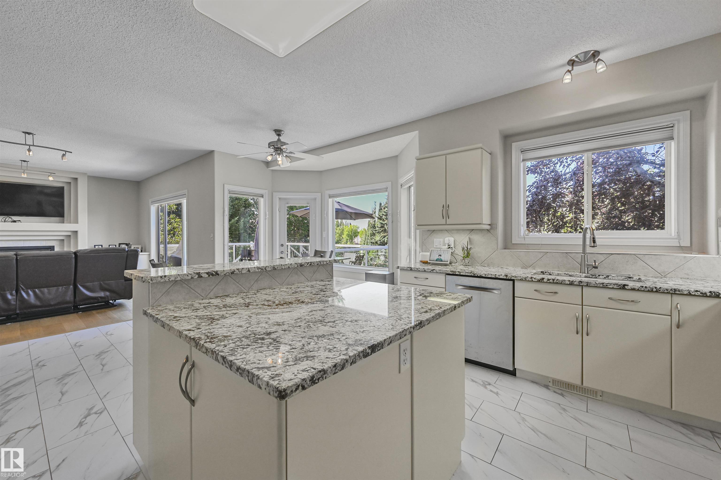 Photo 12 at 1516 Thorogood Close NW, Terwillegar Towne, Edmonton