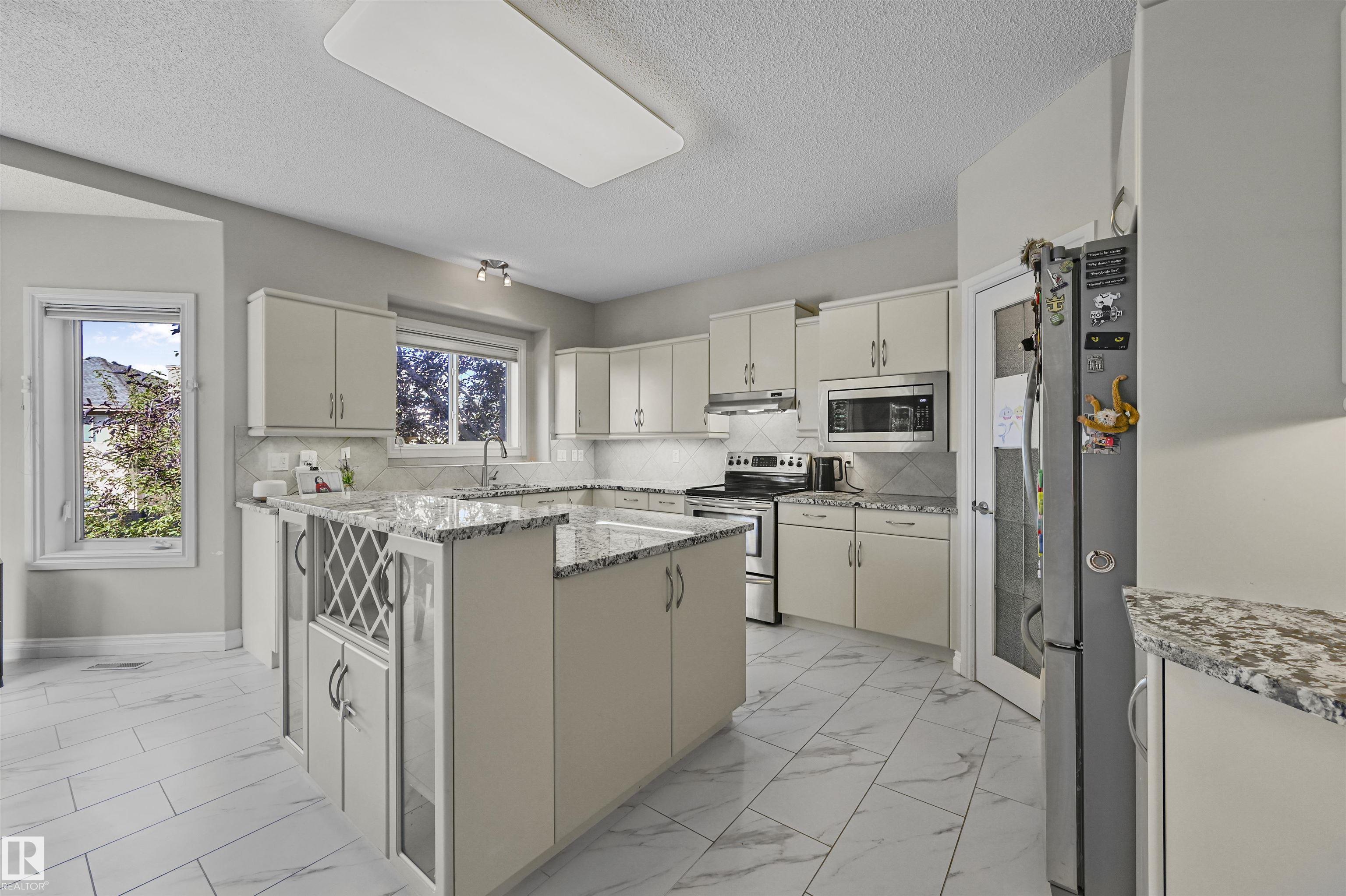 Photo 9 at 1516 Thorogood Close NW, Terwillegar Towne, Edmonton