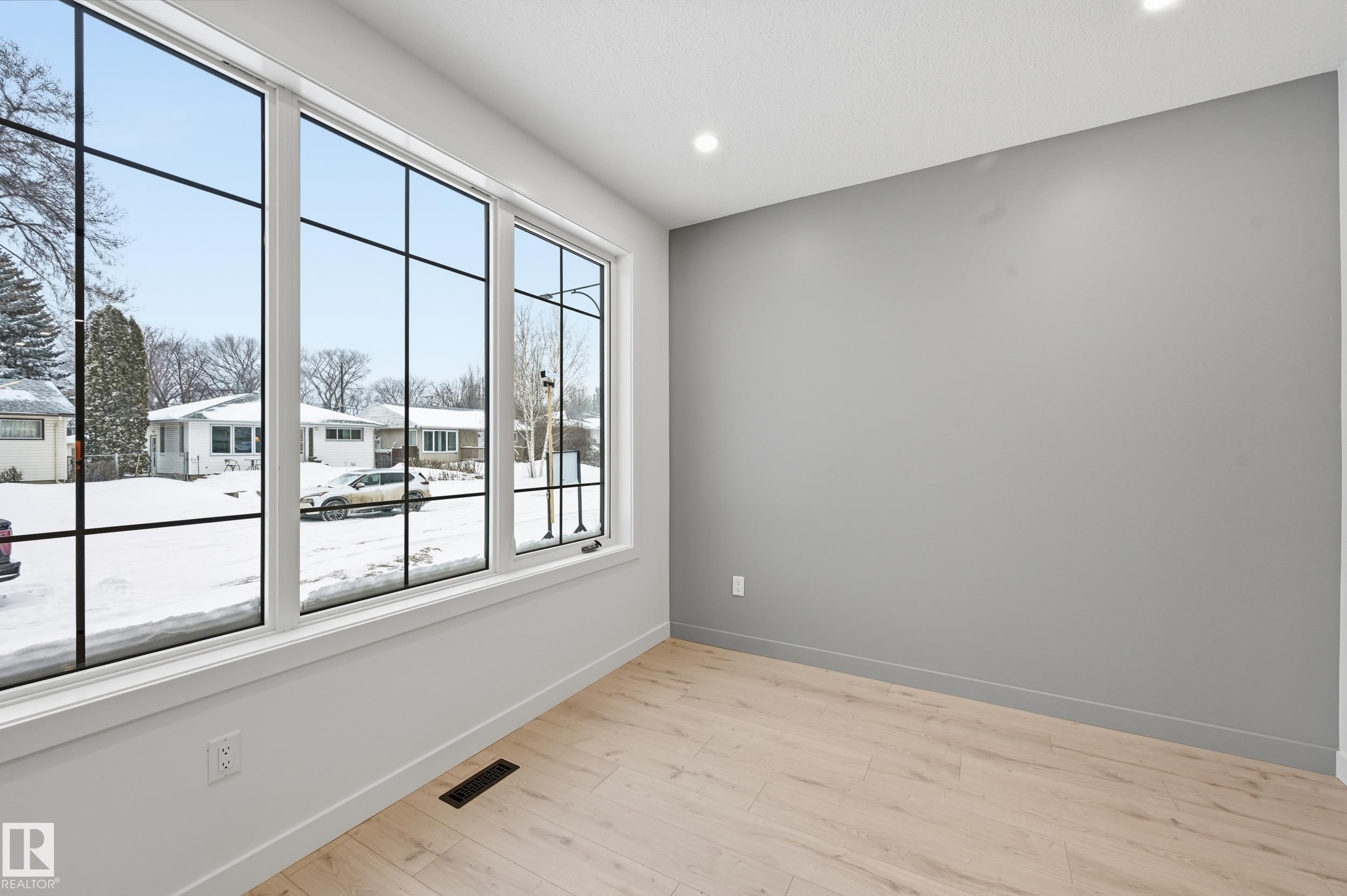 https://zimg.paragon.ice.com/ParagonImages/Property/PM/RAE/225387157/18/0/0/e7f91c6ff76c597f6be18a2bdab96908/1/c5a772a1adaabda93f150526f49db615/225387157-f1c25824-bf3a-4717-979c-15b173744213.JPG