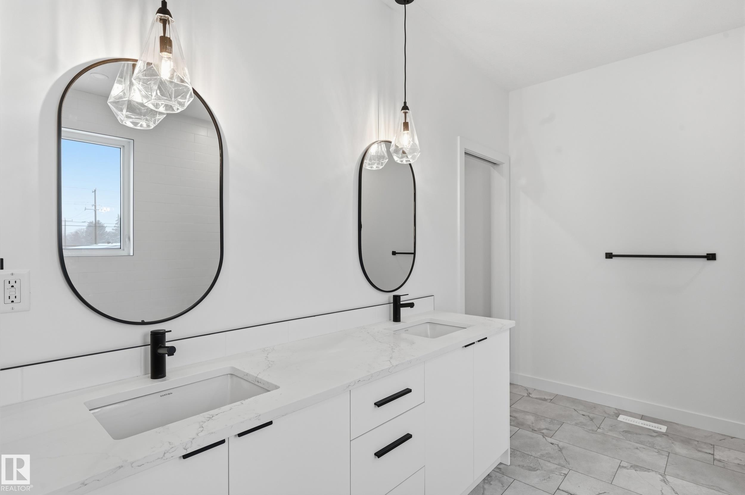 Photo 33 at 11121 51 Street NW, Highlands, Edmonton