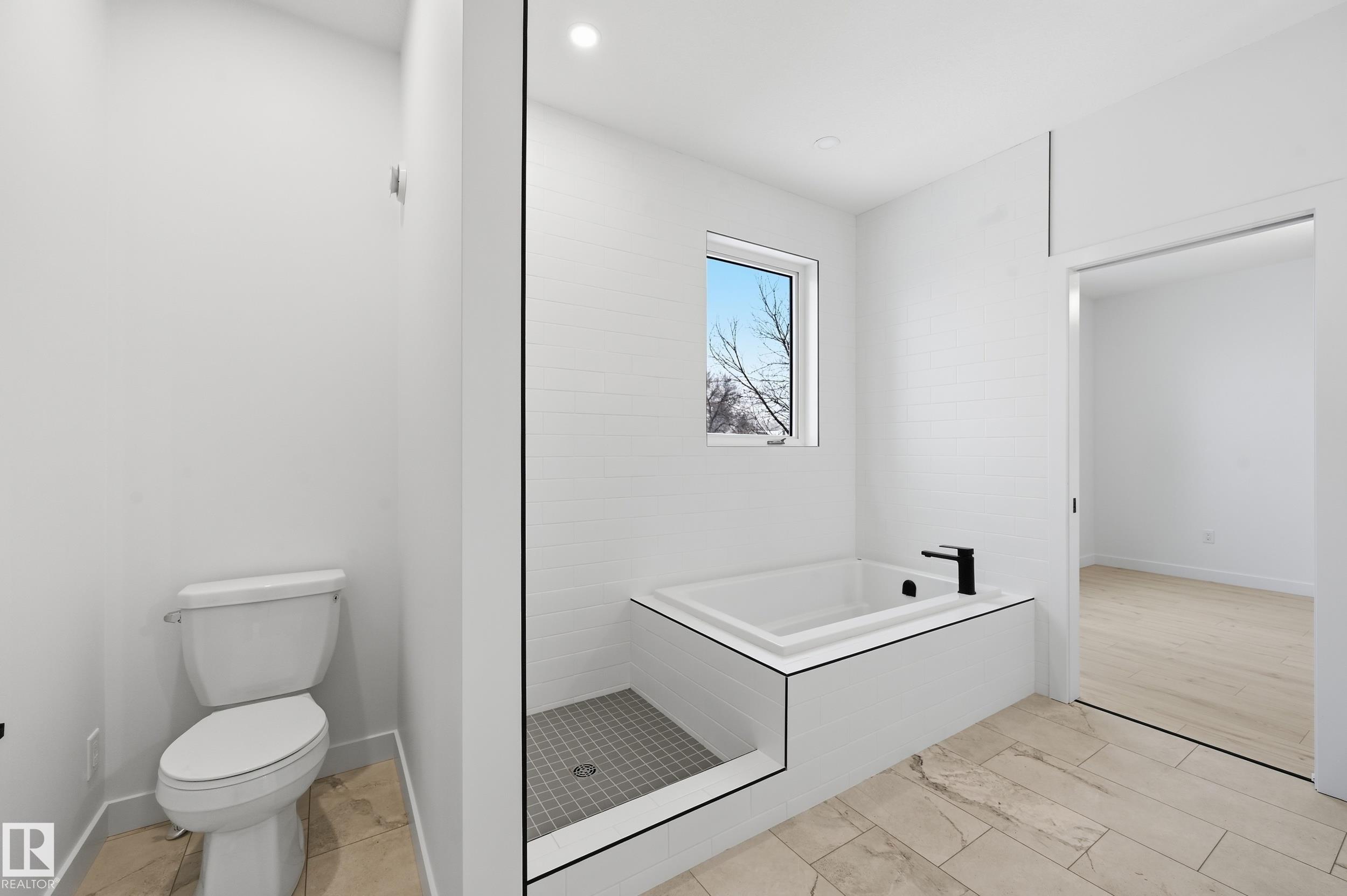 https://zimg.paragon.ice.com/ParagonImages/Property/PM/RAE/225387157/32/0/0/9e5e5c4d11d1f70468b5c4dca9b753a7/1/c5a772a1adaabda93f150526f49db615/225387157-db60ca22-5579-4023-9f0f-0733d03672a2.JPG