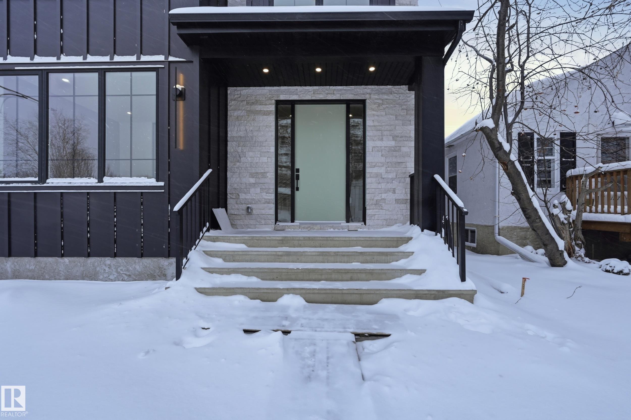 Photo 5 at 11121 51 Street NW, Highlands, Edmonton