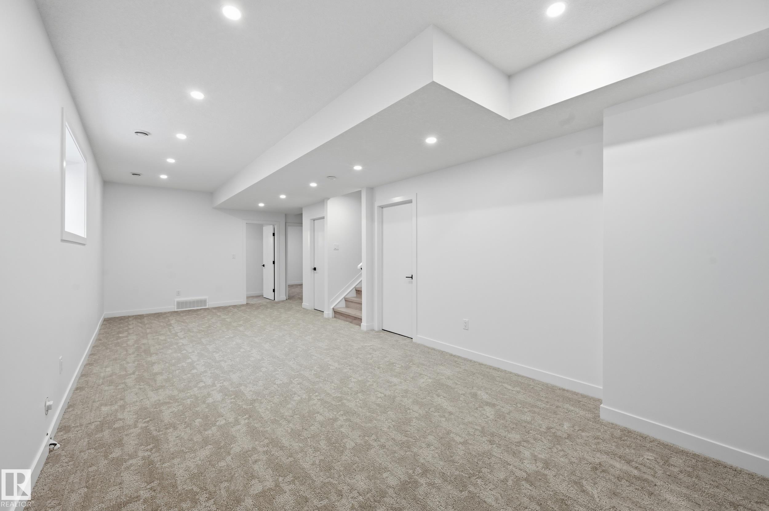 https://zimg.paragon.ice.com/ParagonImages/Property/PM/RAE/225387157/41/0/0/50162b2a92fb502a1d28c6bf23f77a00/1/c5a772a1adaabda93f150526f49db615/225387157-46b8e29a-68a9-4845-8564-bbb891ff1ae6.JPG