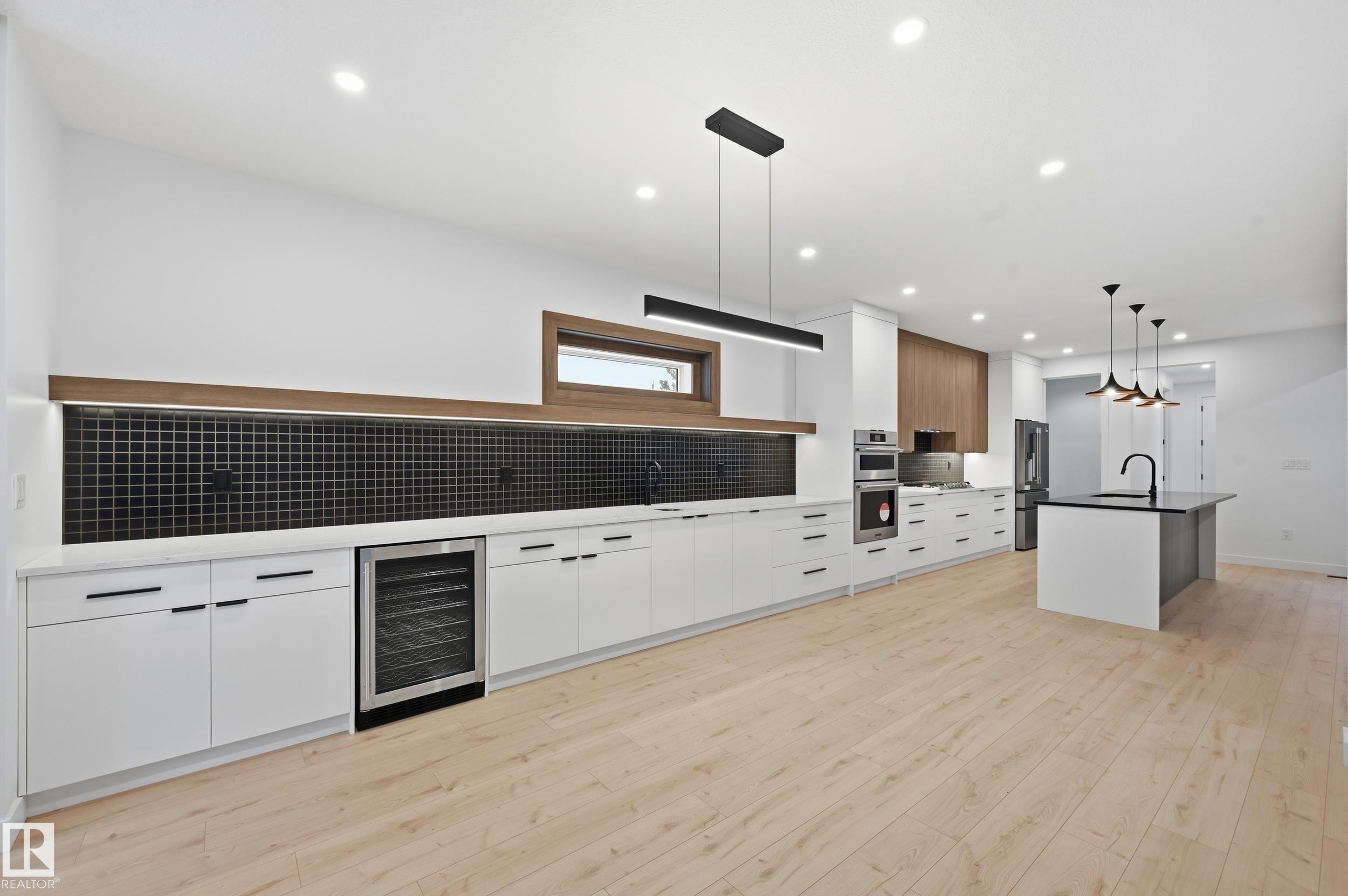 Photo 7 at 11121 51 Street NW, Highlands, Edmonton