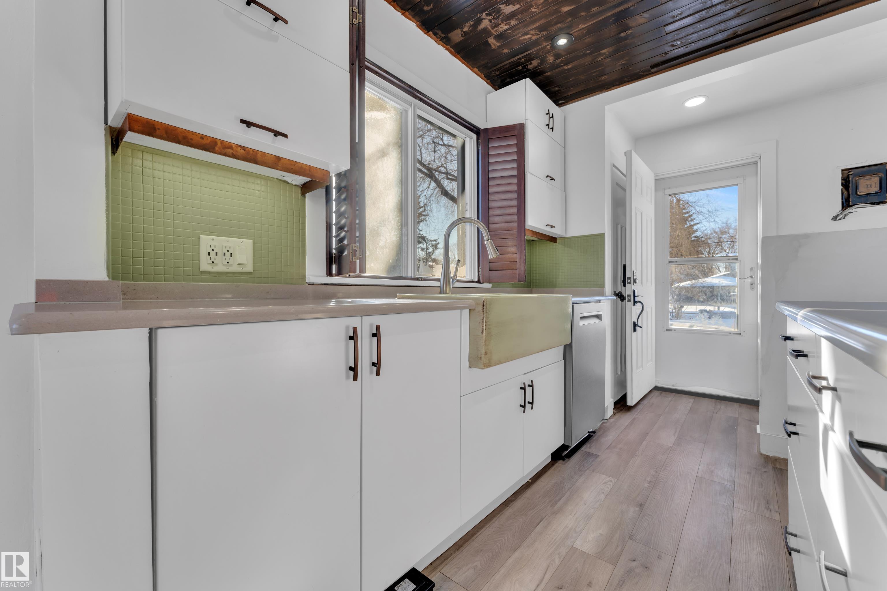 Photo 11 at 12410 79 Street NW, Elmwood Park, Edmonton