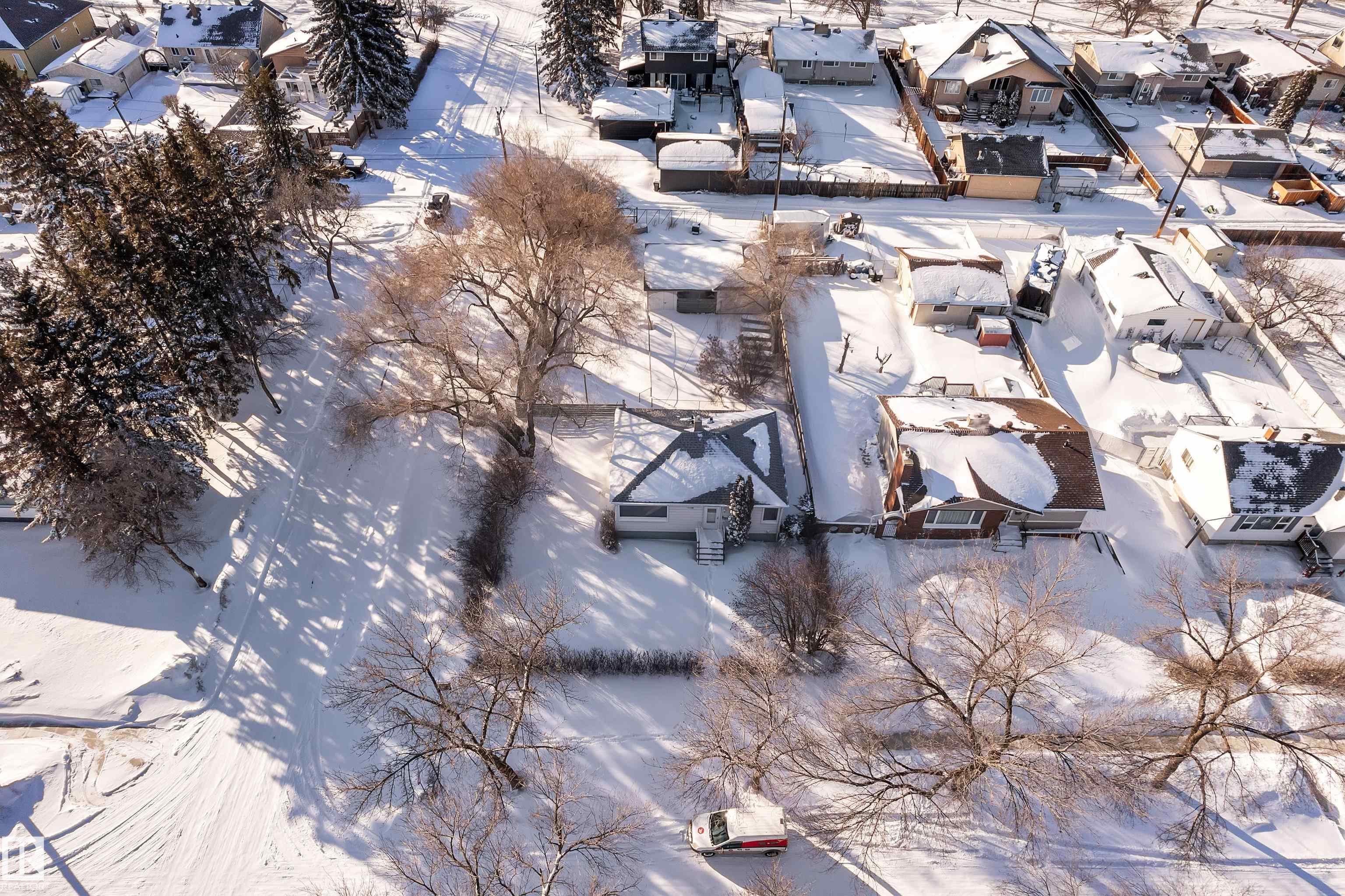 Photo 3 at 12410 79 Street NW, Elmwood Park, Edmonton