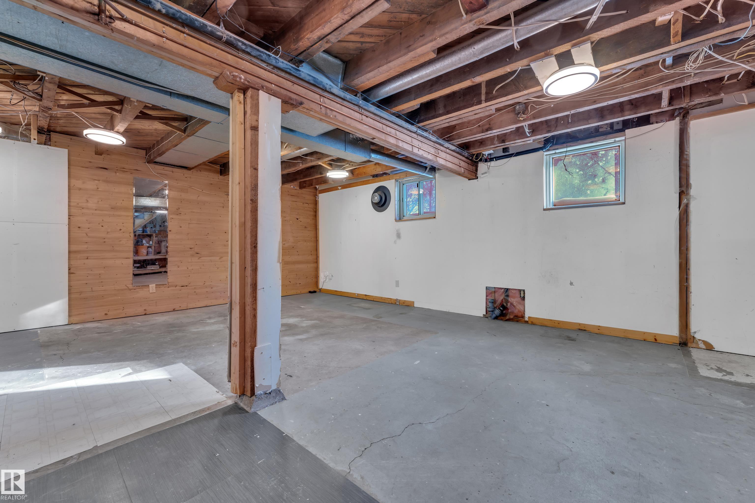 Photo 22 at 12410 79 Street NW, Elmwood Park, Edmonton