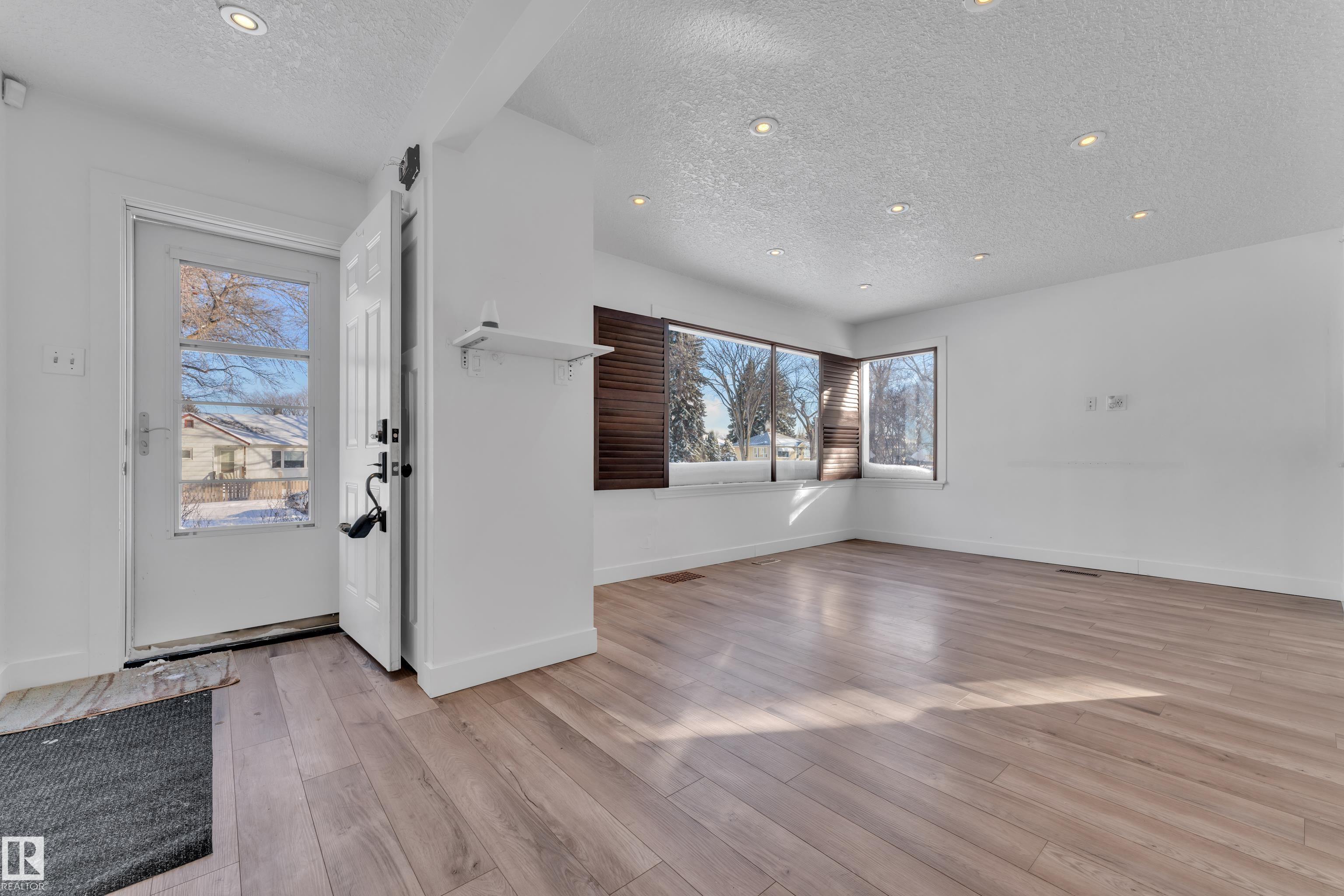 Photo 6 at 12410 79 Street NW, Elmwood Park, Edmonton
