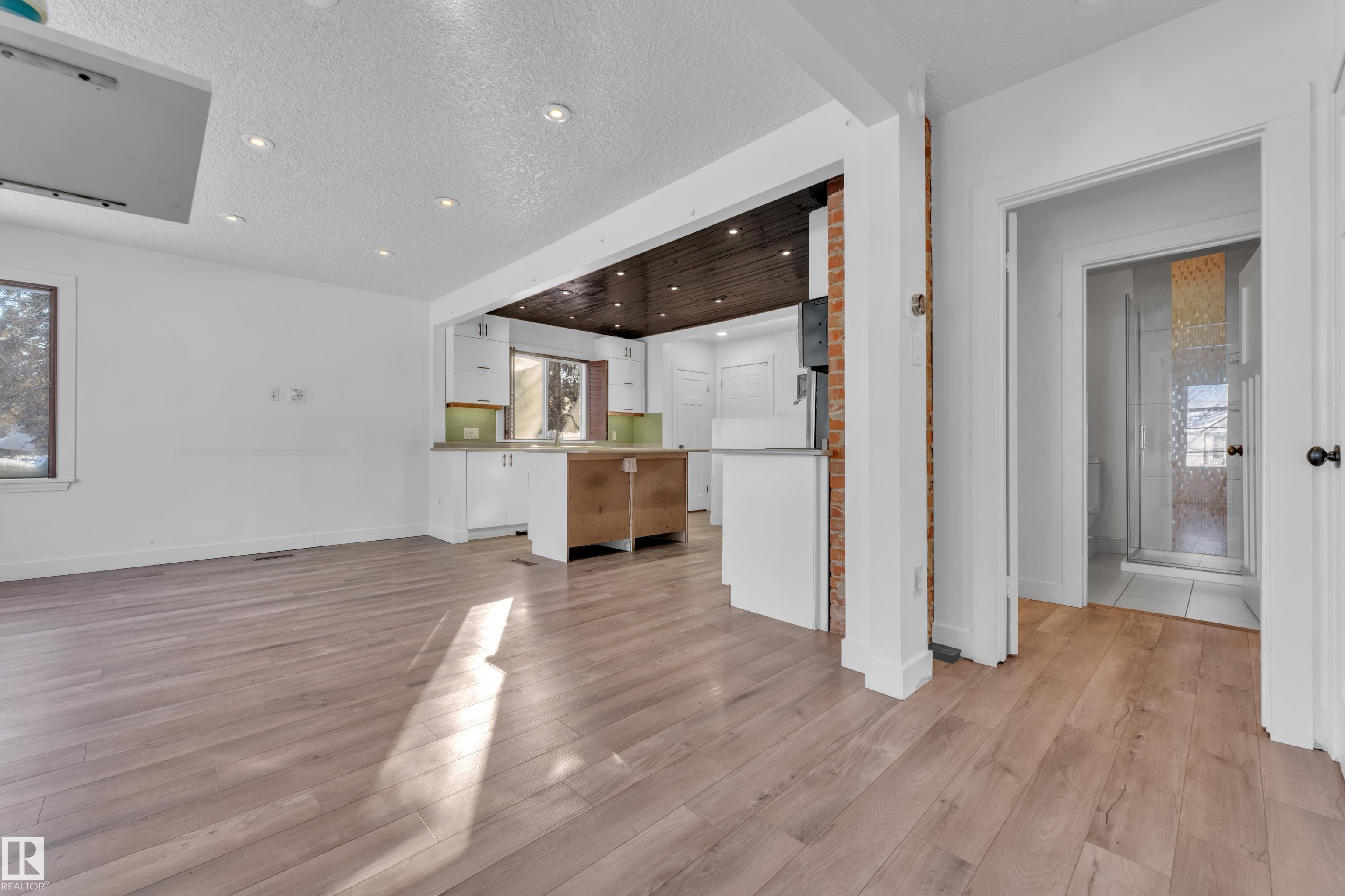 Photo 7 at 12410 79 Street NW, Elmwood Park, Edmonton