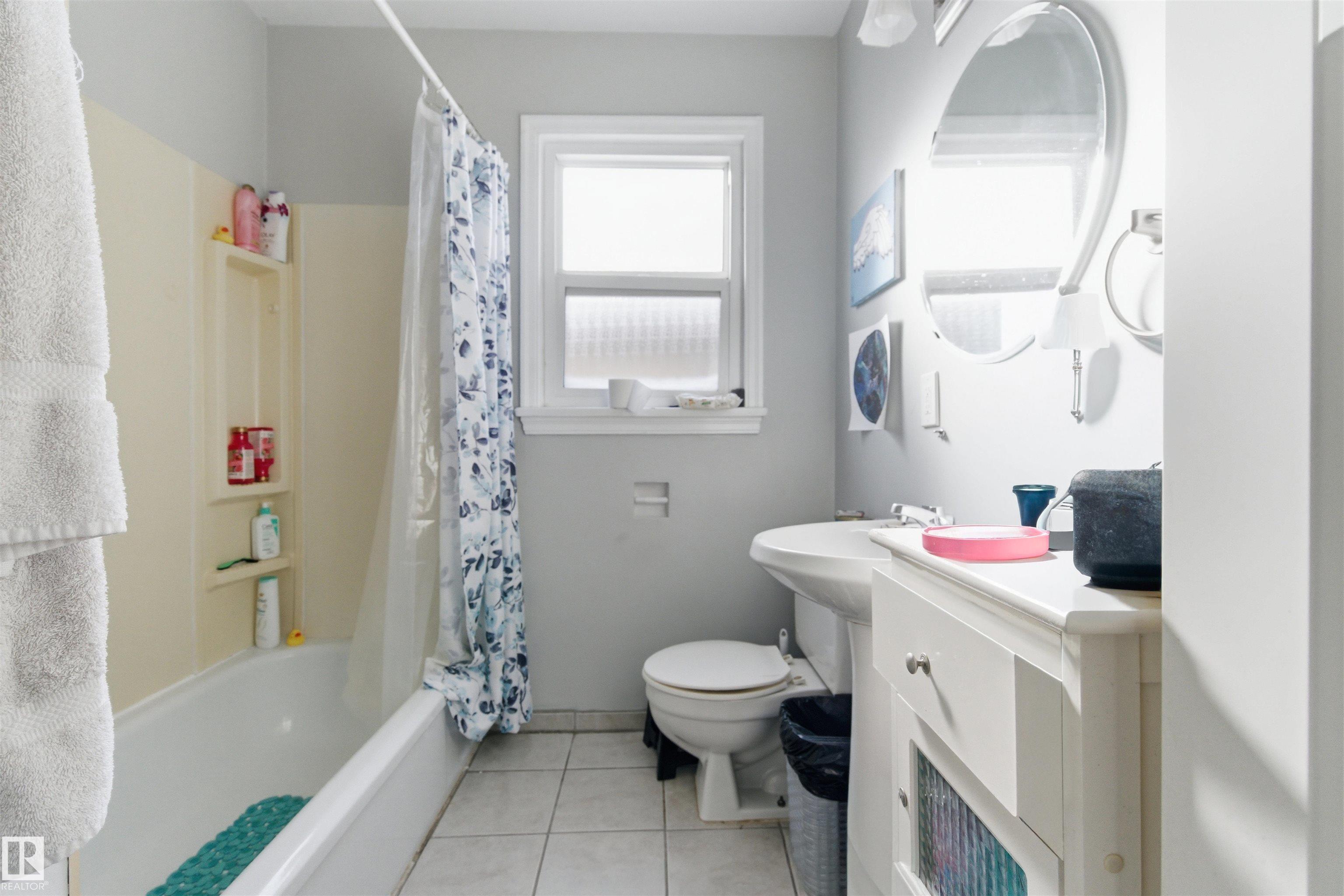 Photo 7 at 12758 117 Street NW, Calder, Edmonton