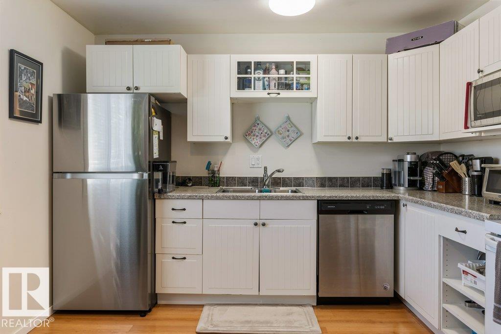 Photo 11 at 9521 185 Street NW, La Perle, Edmonton