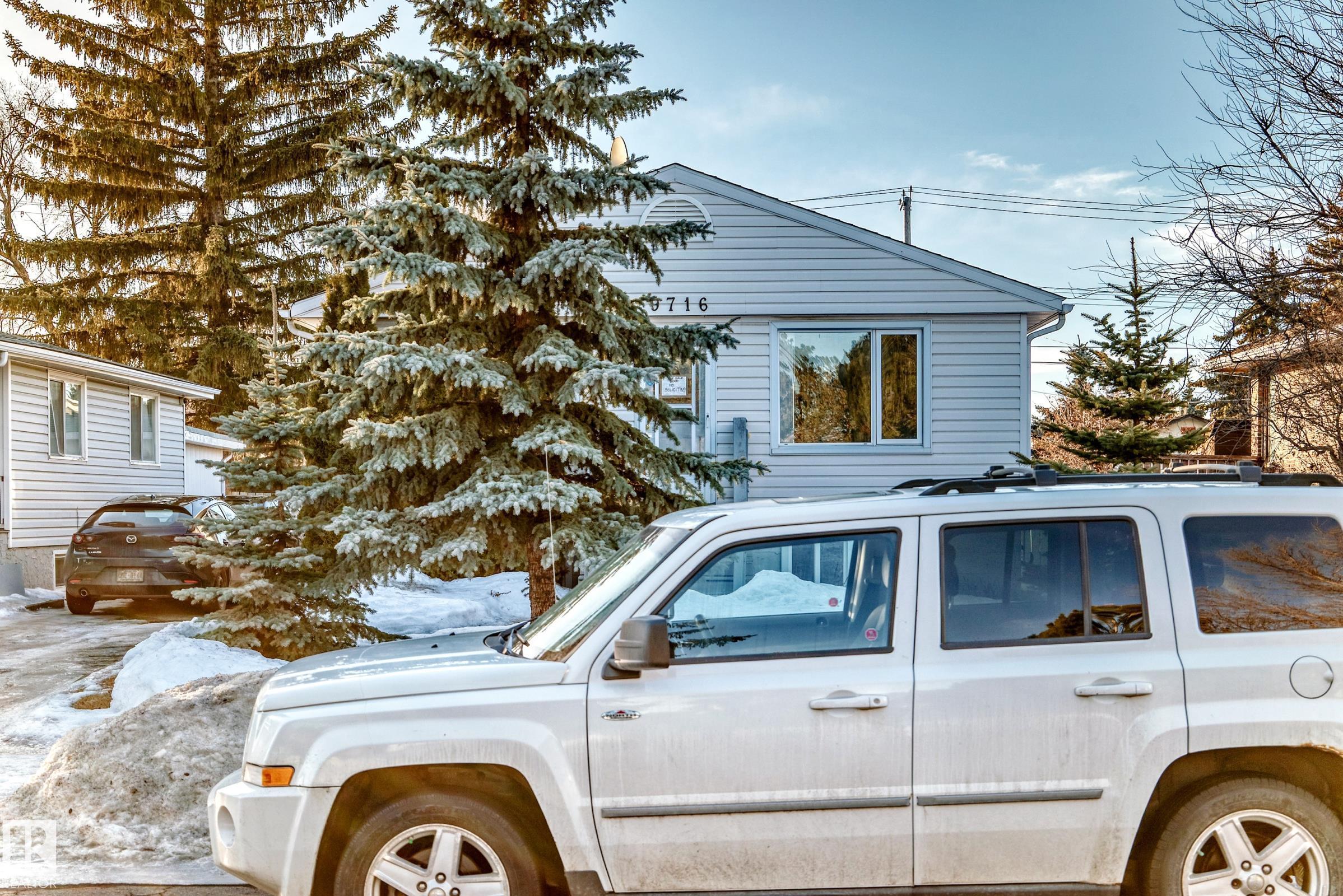 Photo 2 at 9716 162 Street NW, Glenwood, Edmonton