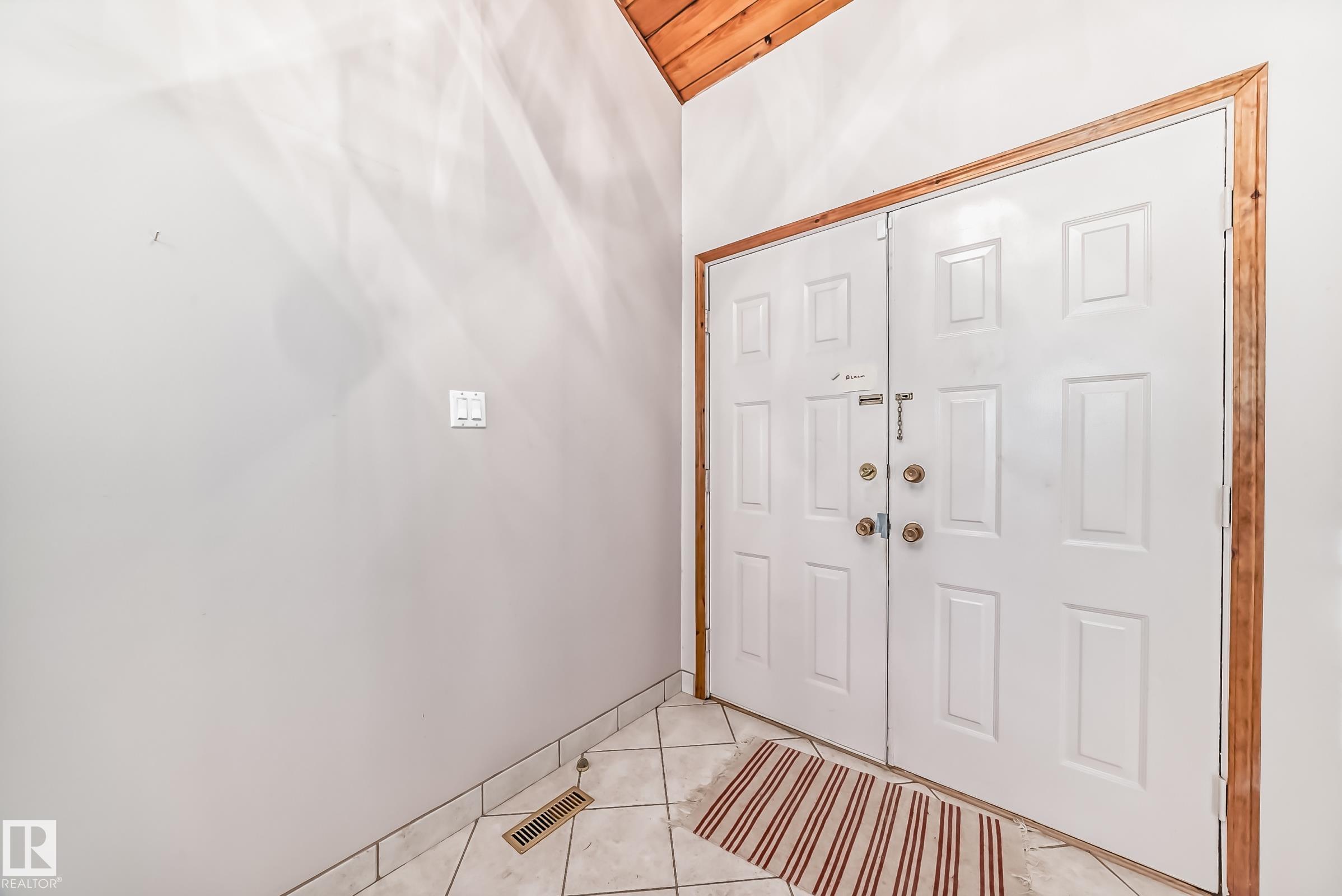 Photo 6 at 9716 162 Street NW, Glenwood, Edmonton