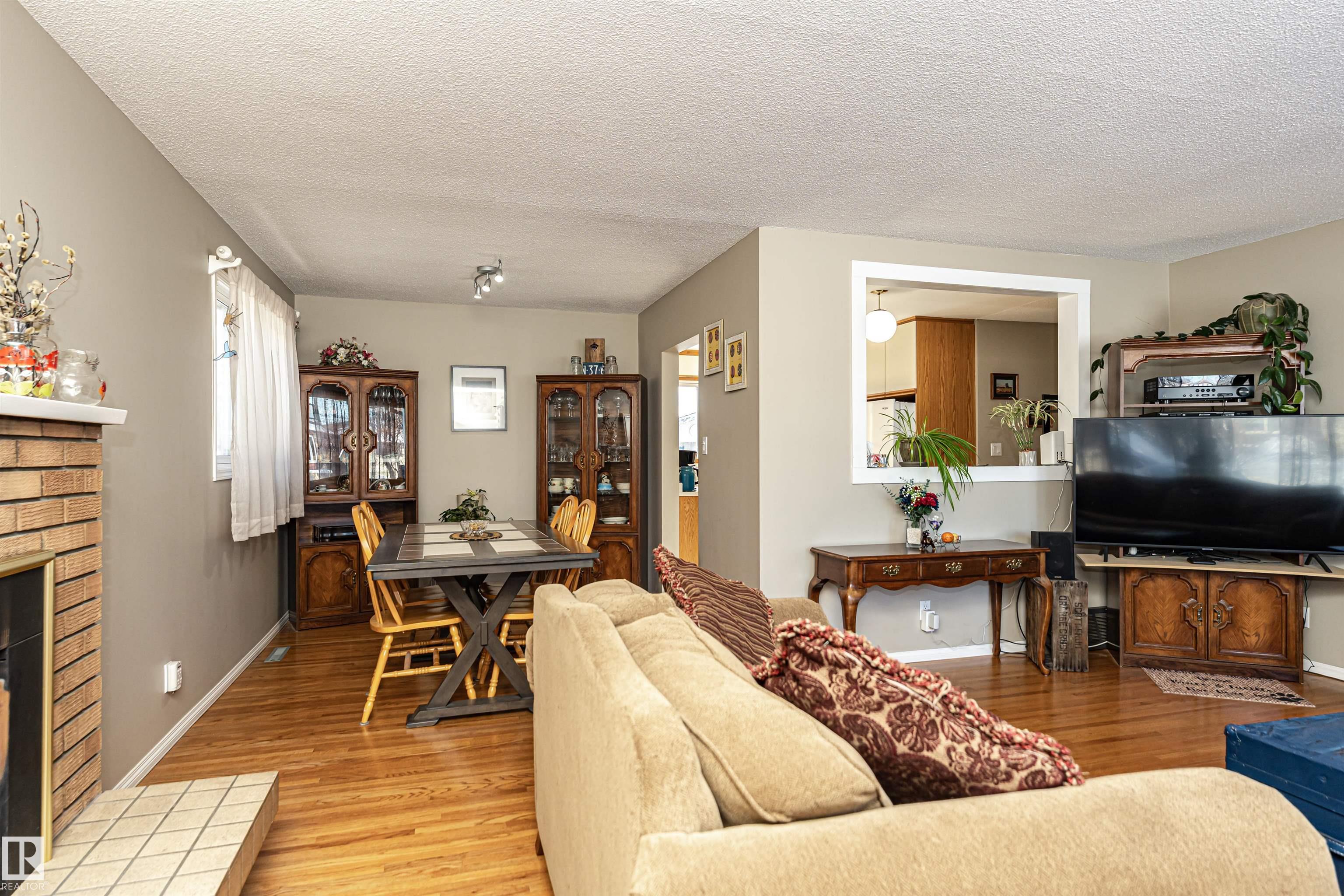 Photo 11 at 11123 50 Avenue NW, Malmo Plains, Edmonton