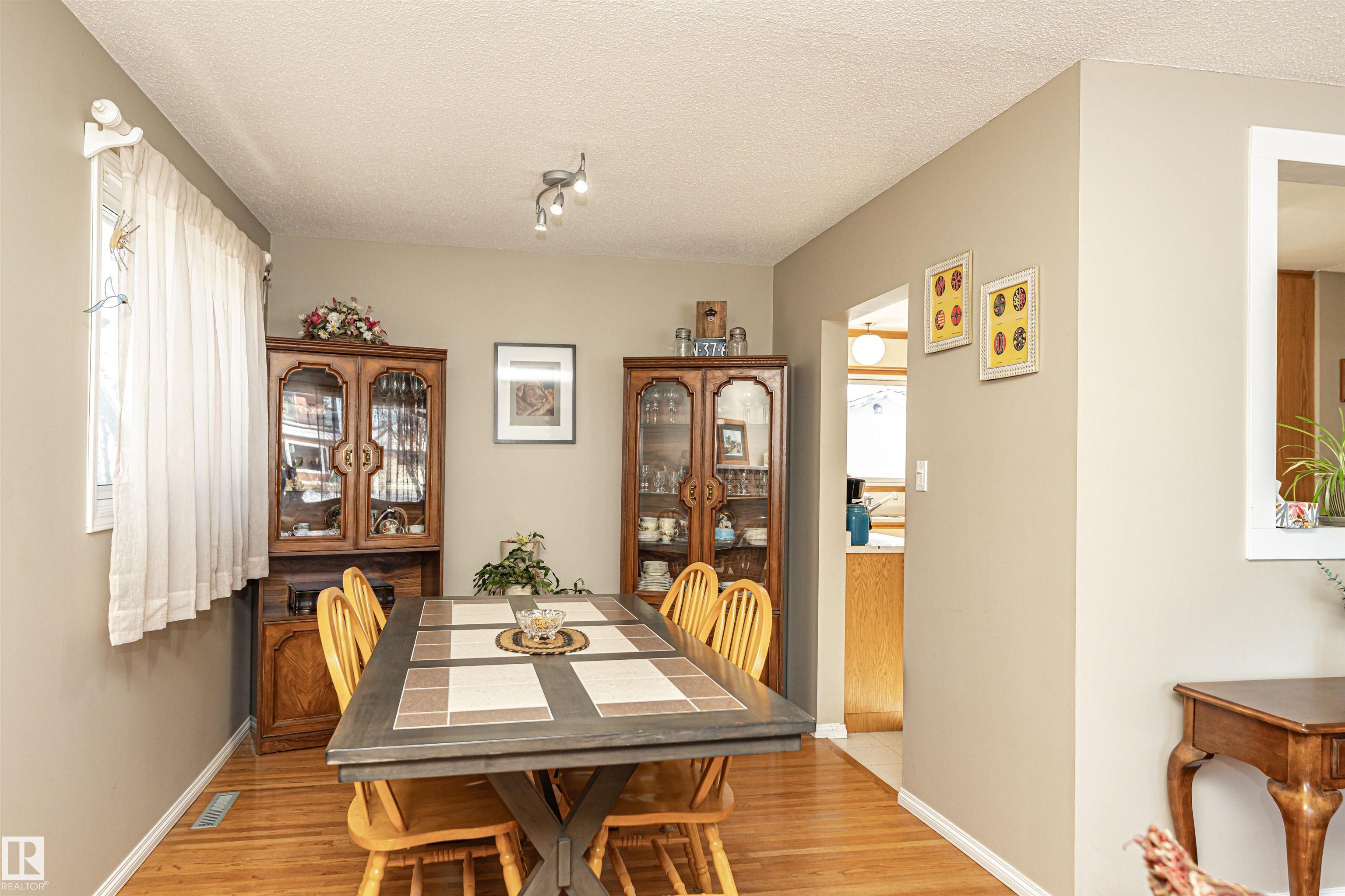 Photo 12 at 11123 50 Avenue NW, Malmo Plains, Edmonton