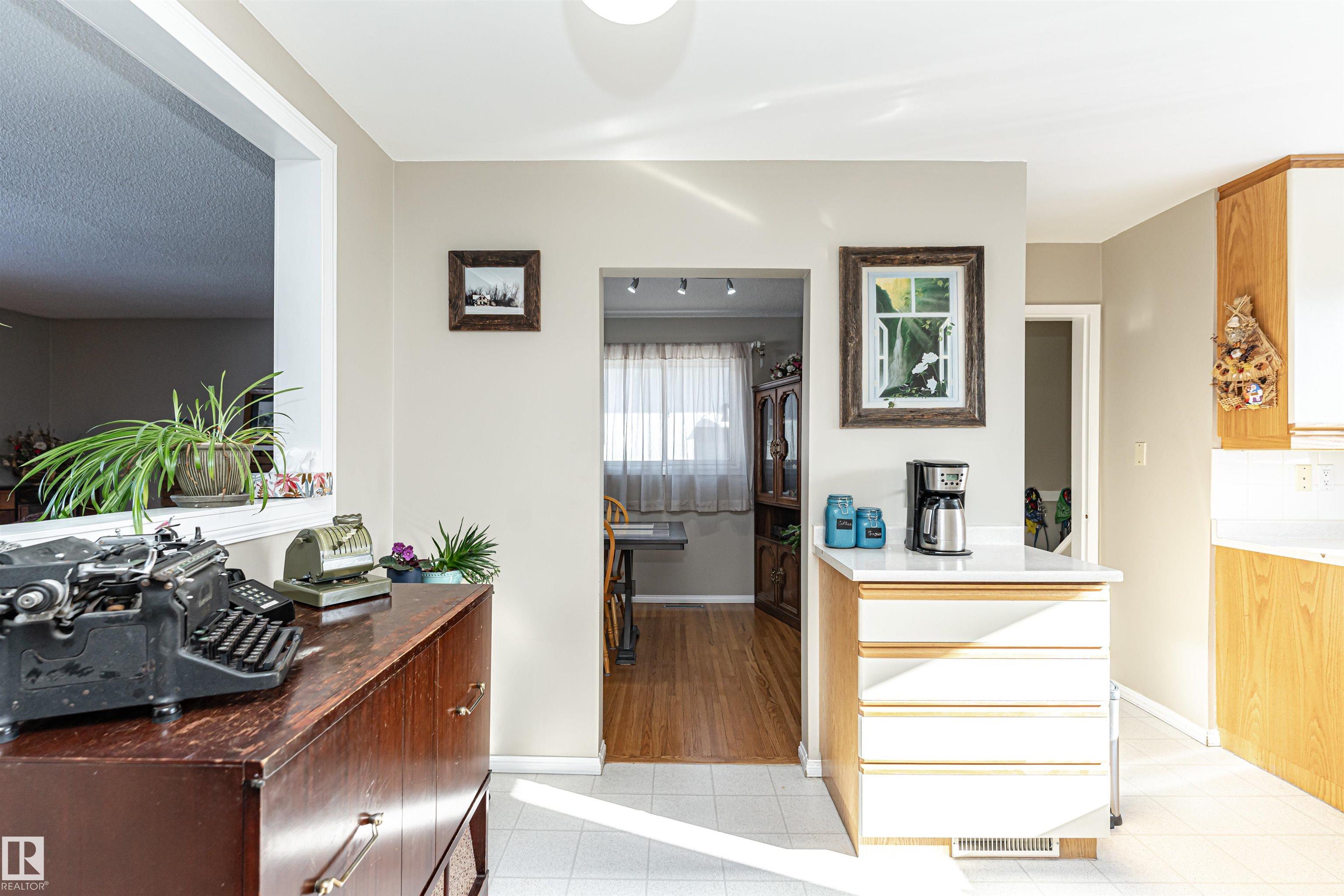 Photo 19 at 11123 50 Avenue NW, Malmo Plains, Edmonton