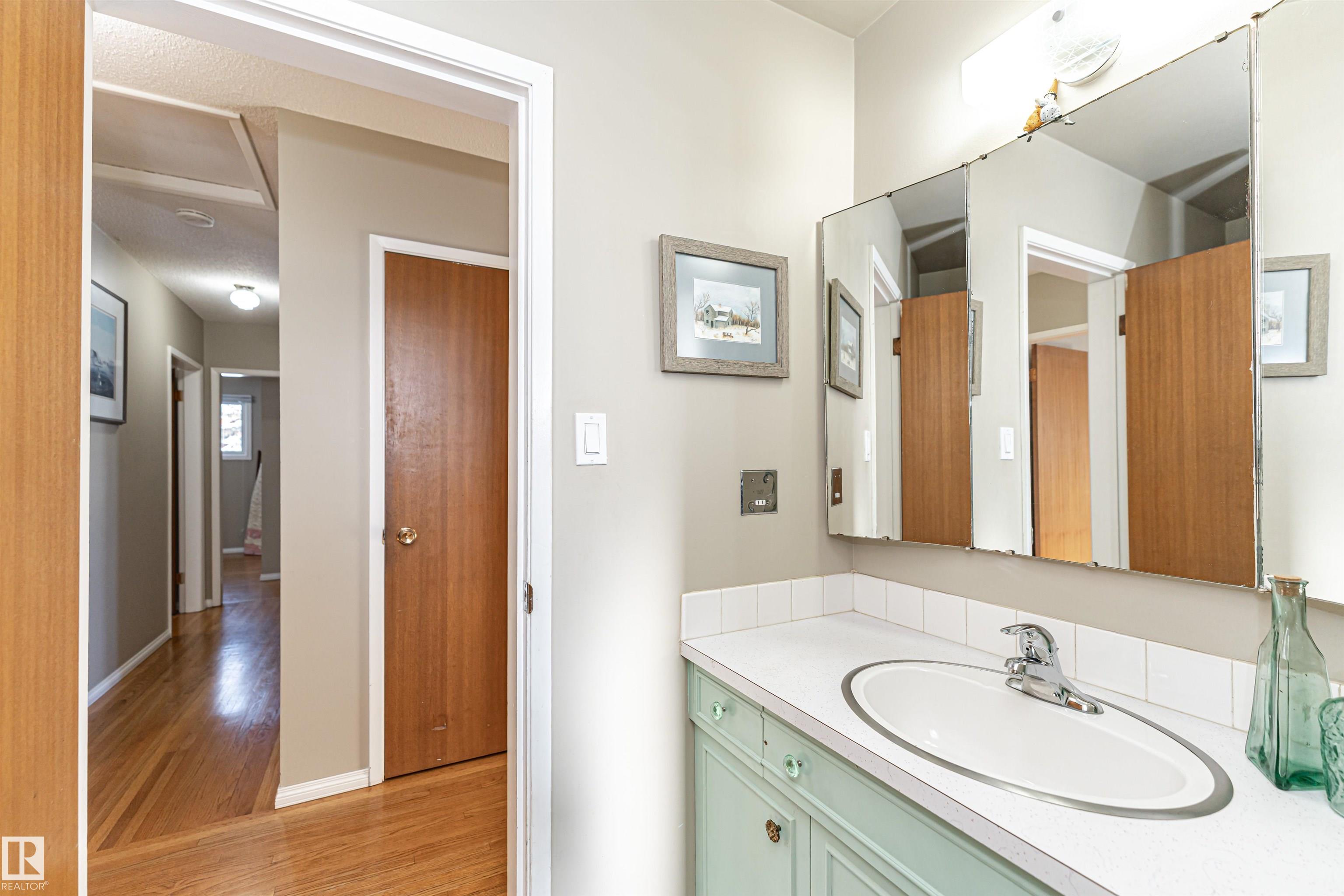 Photo 22 at 11123 50 Avenue NW, Malmo Plains, Edmonton