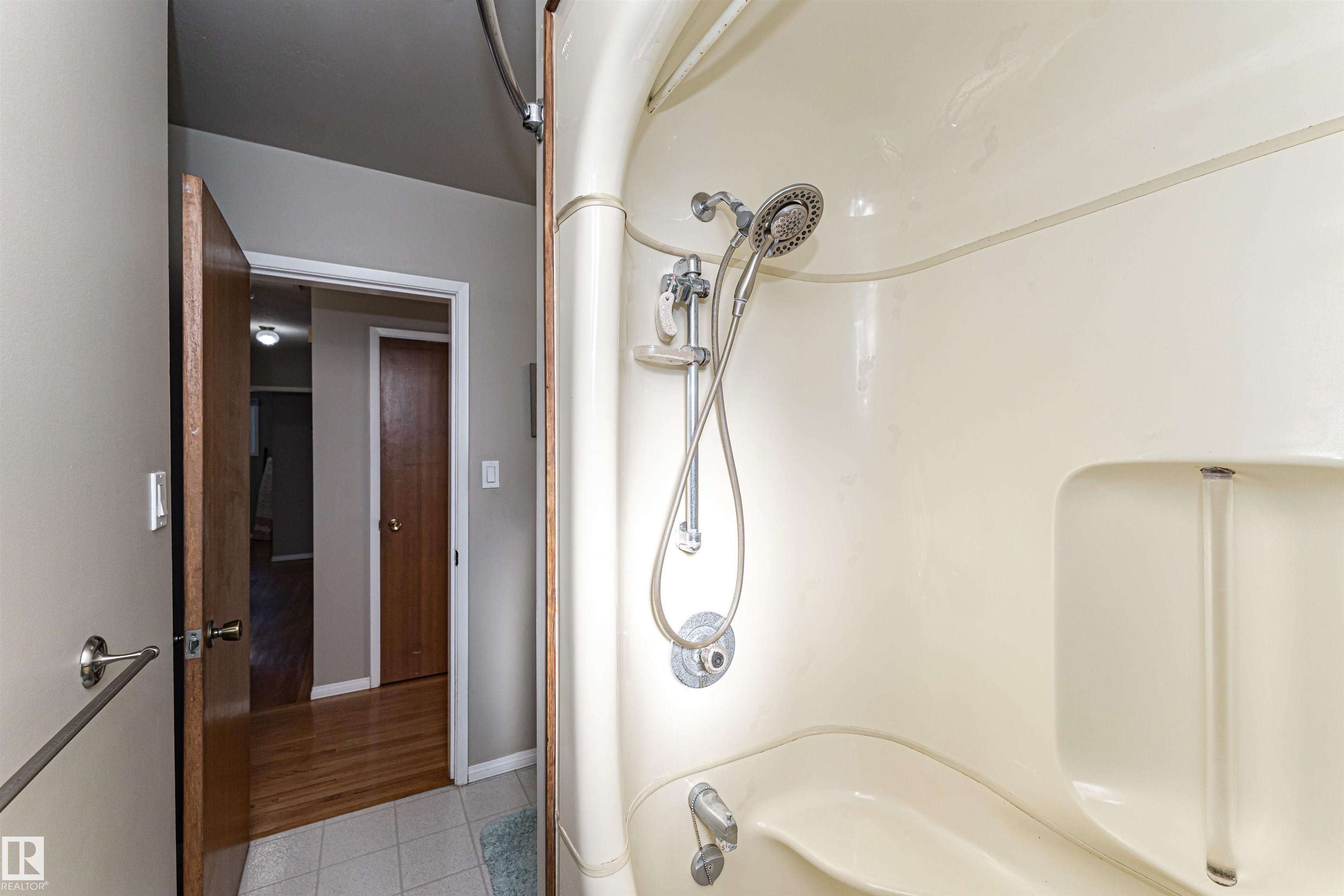 Photo 23 at 11123 50 Avenue NW, Malmo Plains, Edmonton