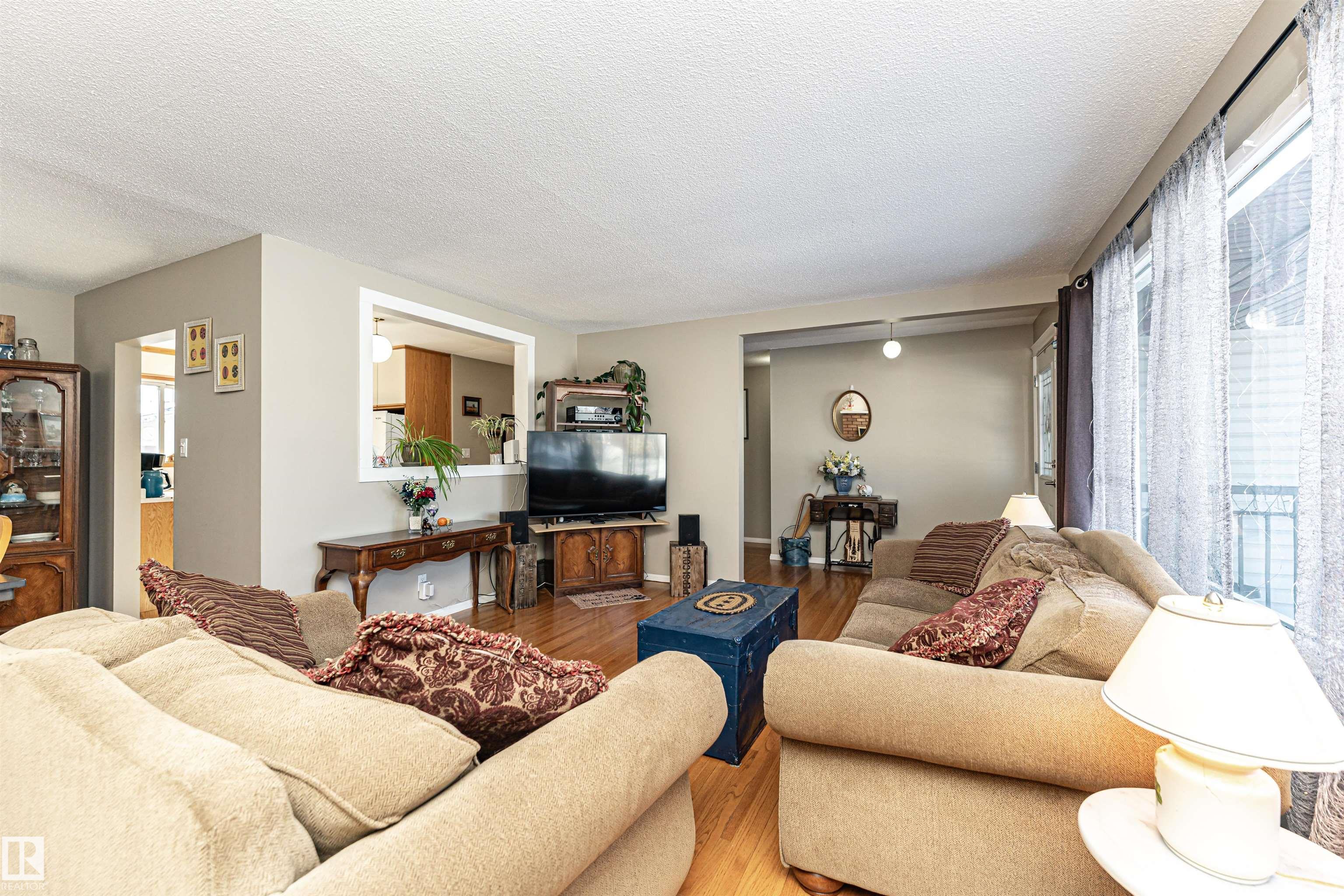 Photo 10 at 11123 50 Avenue NW, Malmo Plains, Edmonton