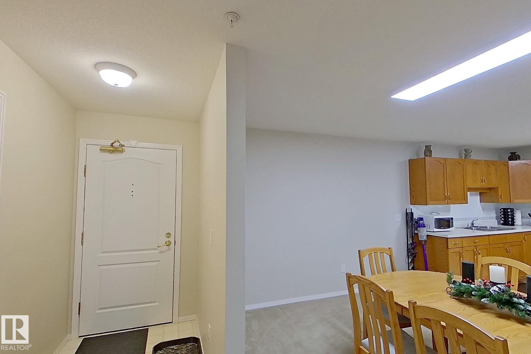 208 - 10421 42 Avenue NW, Rideau Park, Edmonton