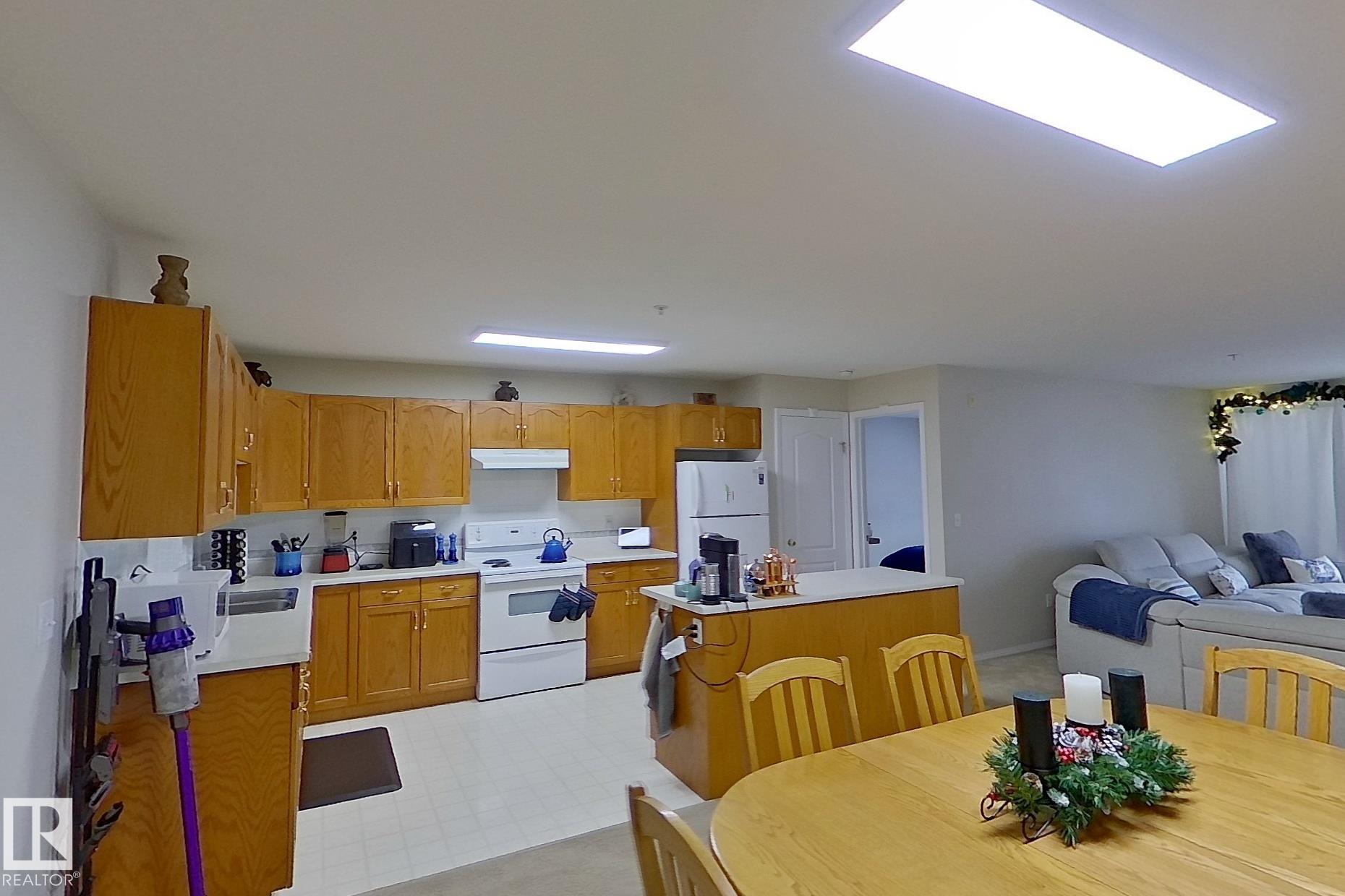 Photo 7 at 208 - 10421 42 Avenue NW, Rideau Park, Edmonton