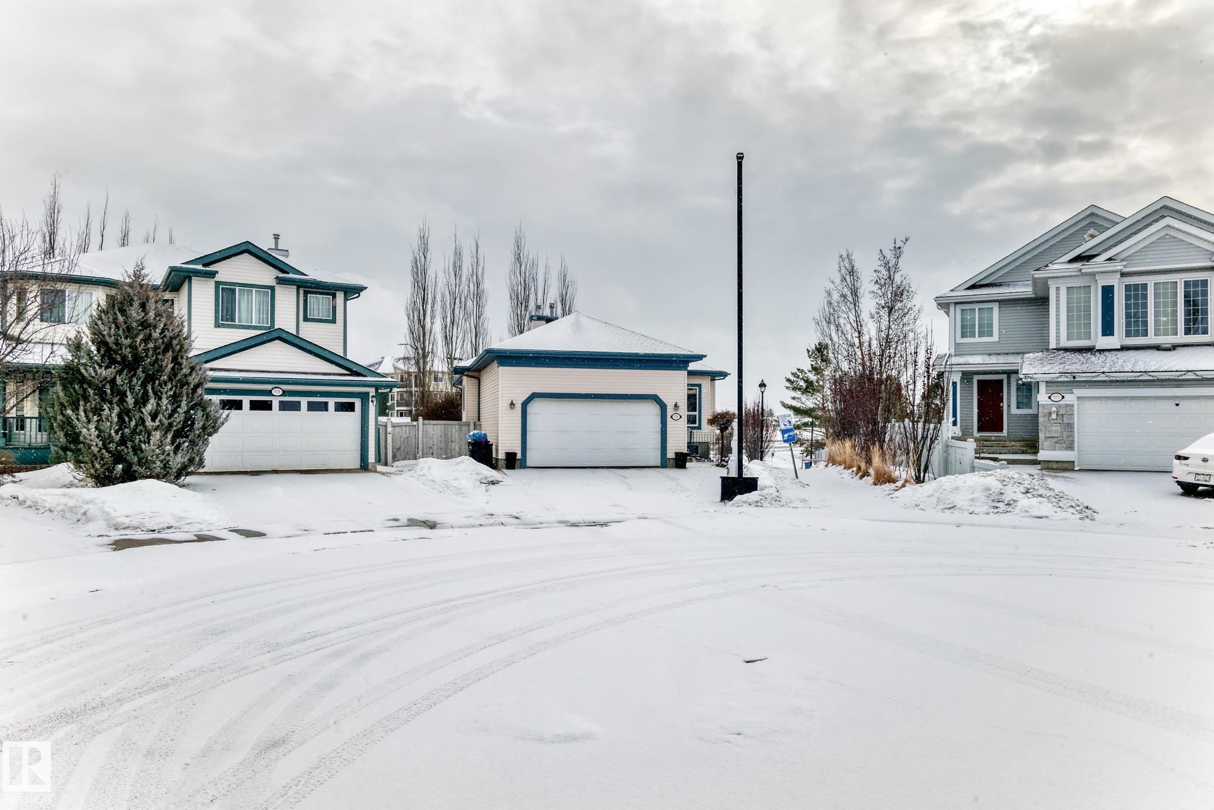 Picture for 576 GLENWRIGHT CR NW