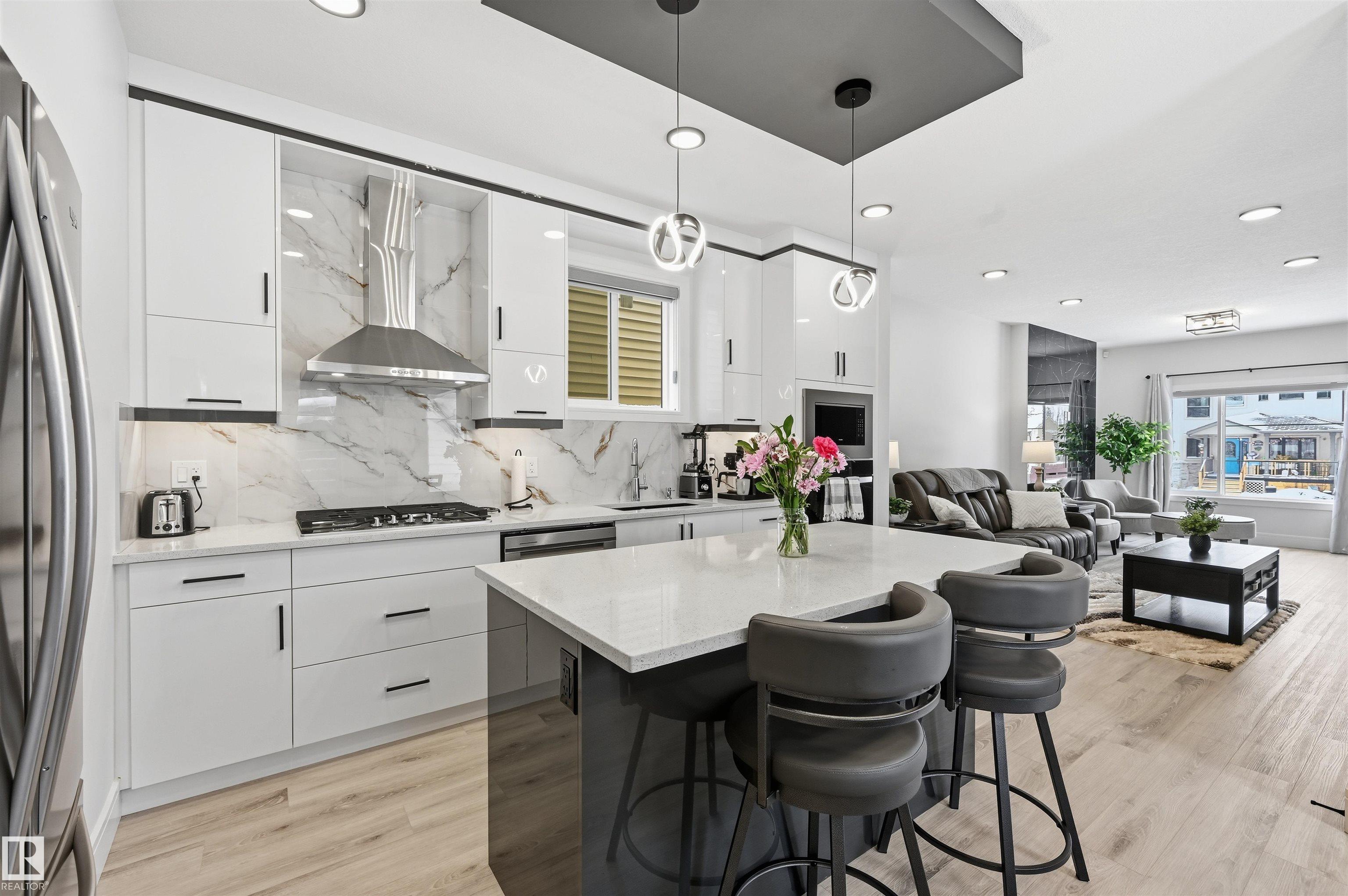 Photo 11 at 10909 151 Street NW, High Park, Edmonton