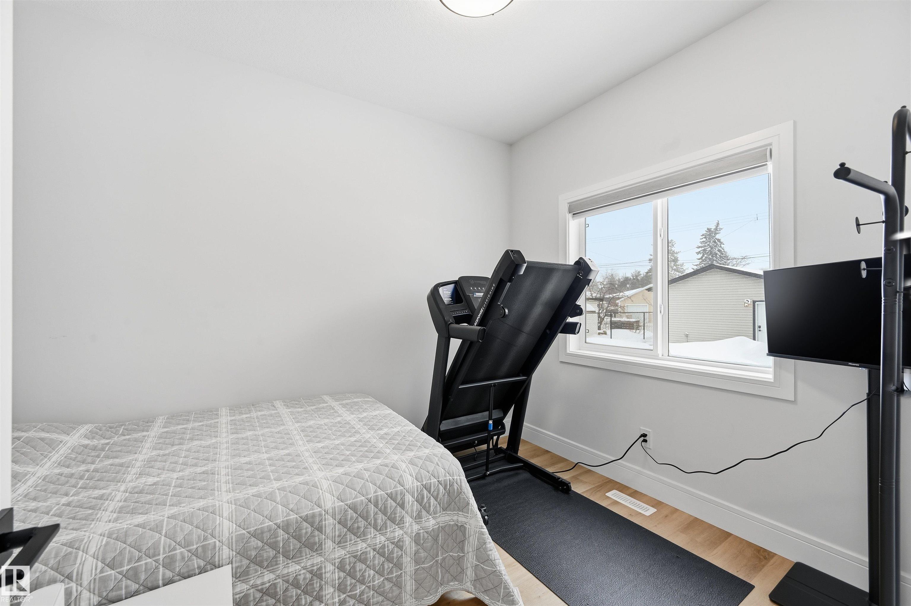 Photo 18 at 10907 151 Street NW, High Park, Edmonton