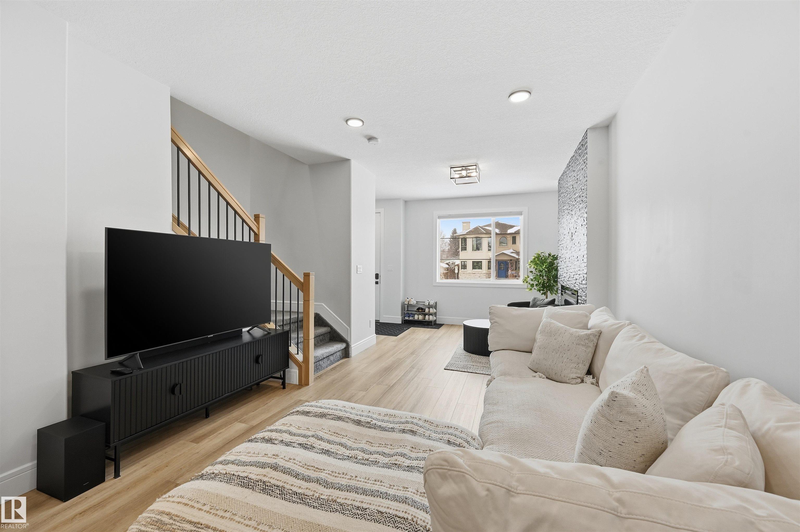 Photo 8 at 10907 151 Street NW, High Park, Edmonton