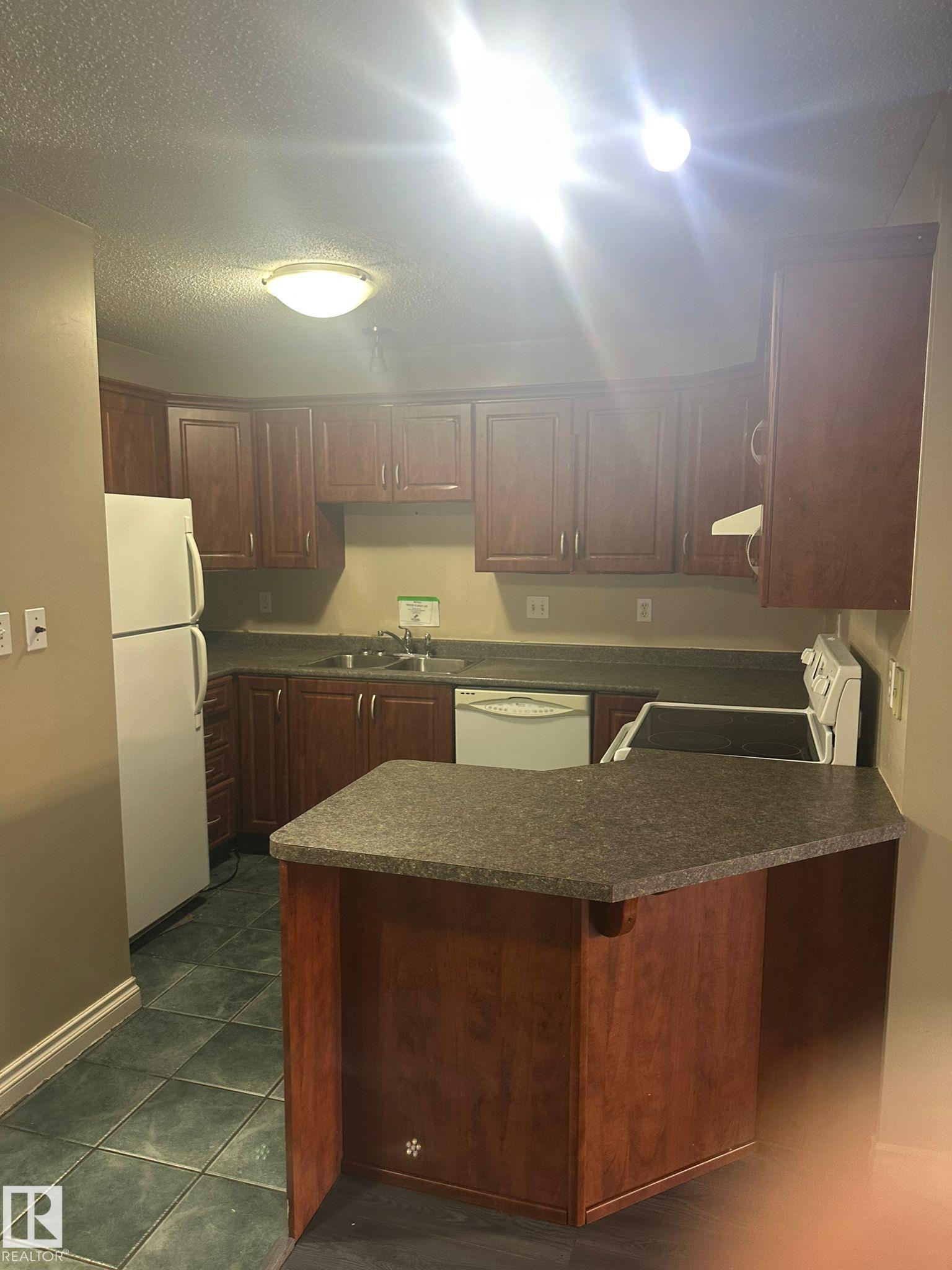 Picture for #106 9010 106 AV NW