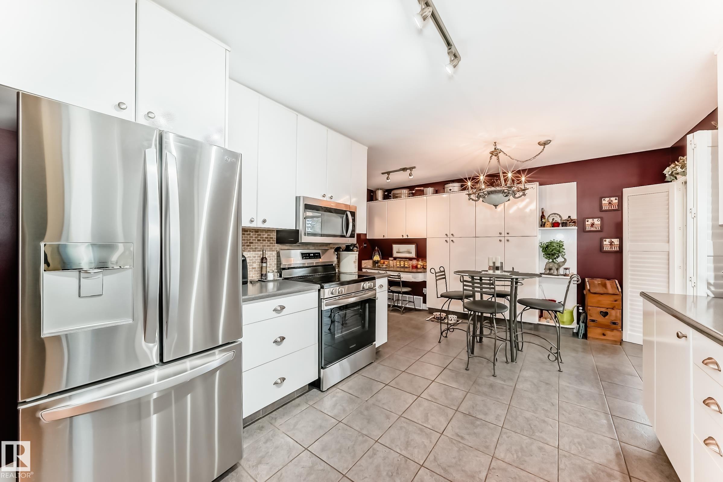 Photo 7 at 15 54315 Rge Road 251, Bristol Oaks, Rural Sturgeon County