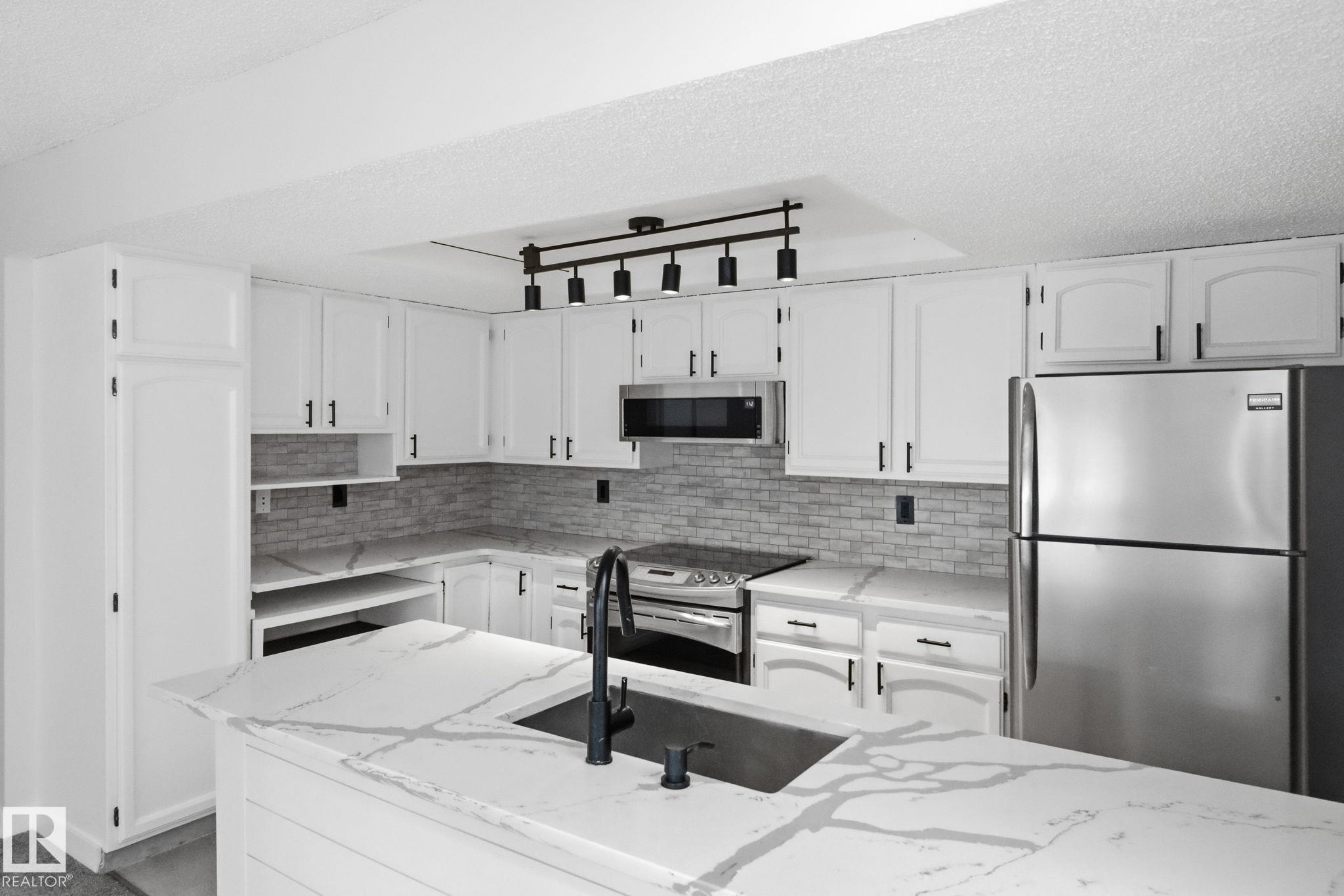 https://zimg.paragon.ice.com/ParagonImages/Property/PM/RAE/225387271/11/0/0/0eb8b897b52ce3fc362a00cfbf80c5d5/1/64549fb744b550748723bb00461b118e/225387271-f5511f2b-8215-4fd6-83ba-f7d7c8ef8cb8.JPG