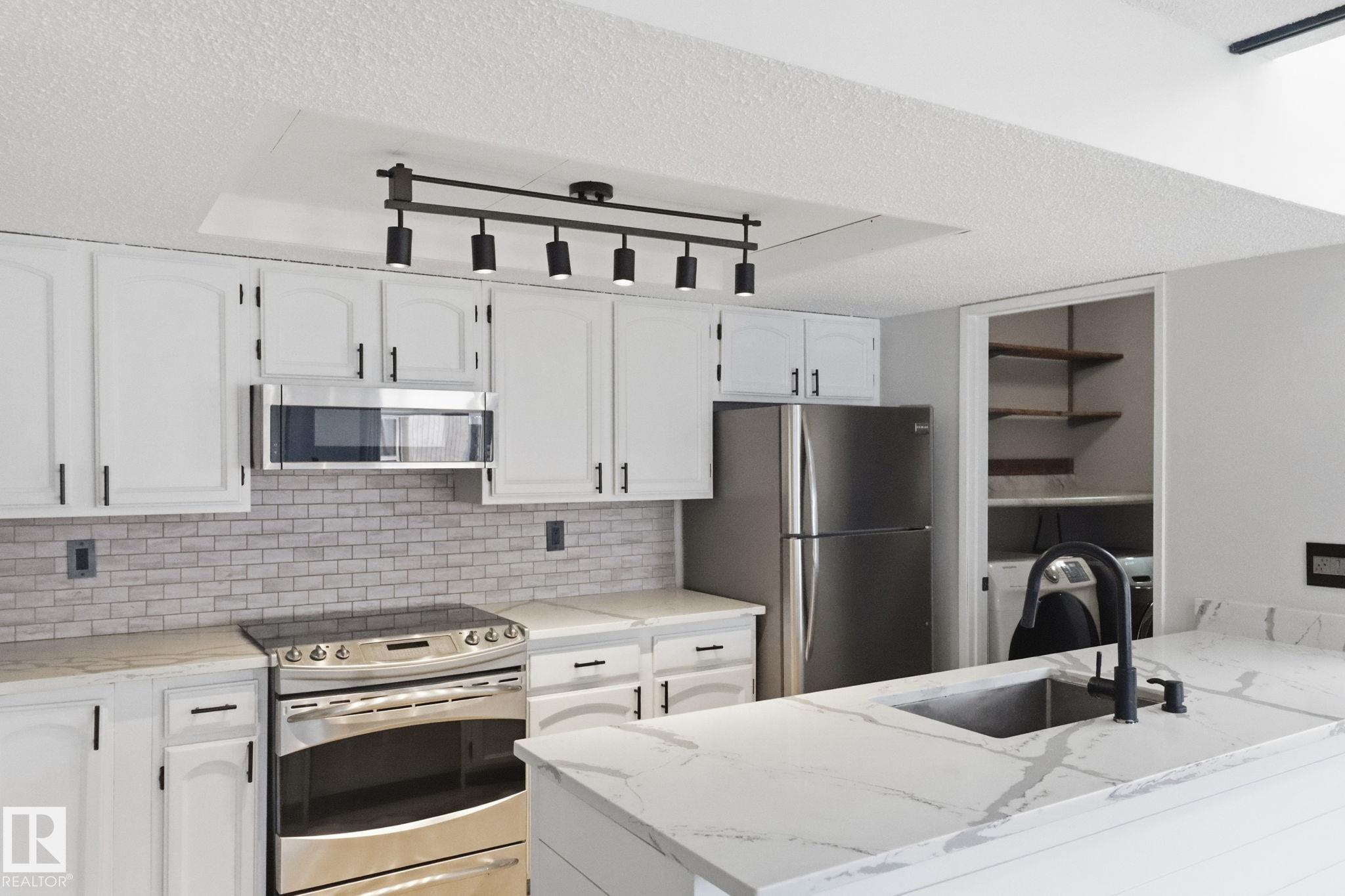 https://zimg.paragon.ice.com/ParagonImages/Property/PM/RAE/225387271/12/0/0/69c4ab9a0c780688fa92f19690268426/1/64549fb744b550748723bb00461b118e/225387271-e30dee2d-3cca-49d7-b2db-73816ccdaf8d.JPG