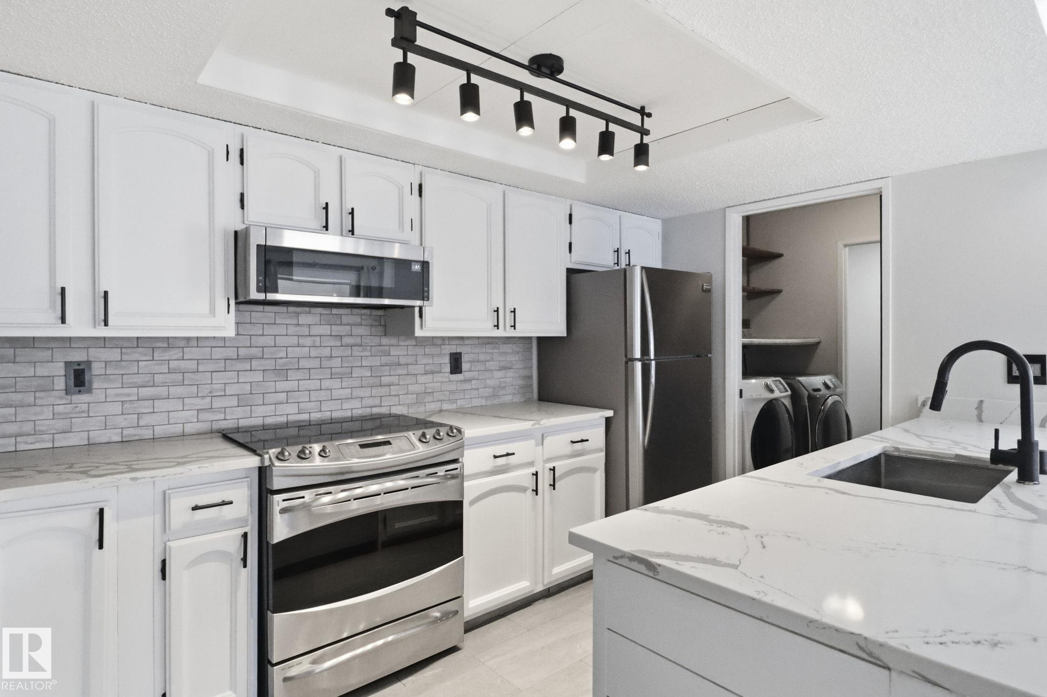 https://zimg.paragon.ice.com/ParagonImages/Property/PM/RAE/225387271/13/0/0/586f9448e73c115799421c1f4376725a/1/64549fb744b550748723bb00461b118e/225387271-a7bf9c29-3b18-4823-bd89-74af0bc342e3.JPG