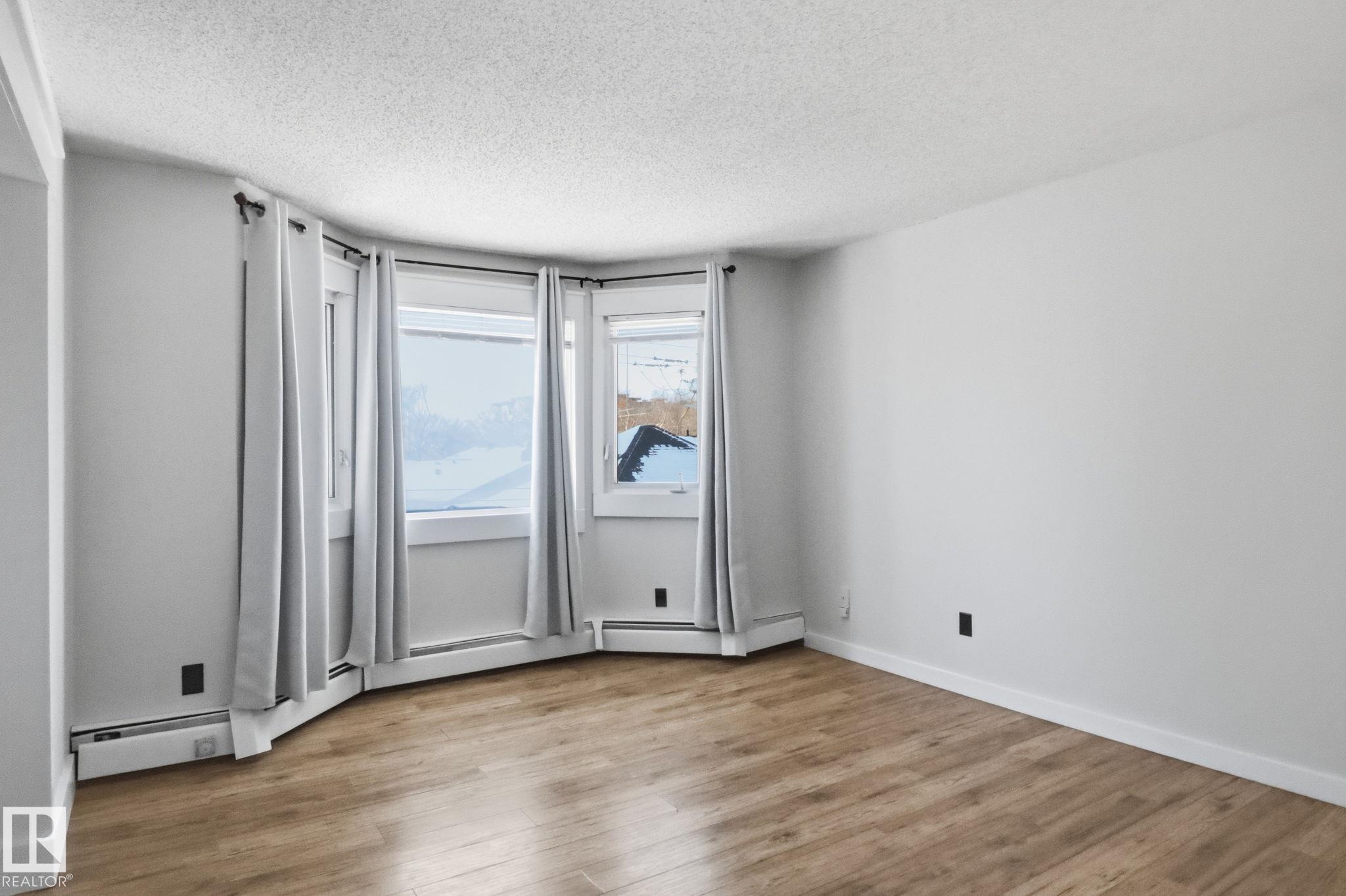 https://zimg.paragon.ice.com/ParagonImages/Property/PM/RAE/225387271/20/0/0/c7619a6d1433490f97b1bc40163efc08/1/64549fb744b550748723bb00461b118e/225387271-cf9c0797-669d-4b4c-bc4b-a545a3708b3b.JPG