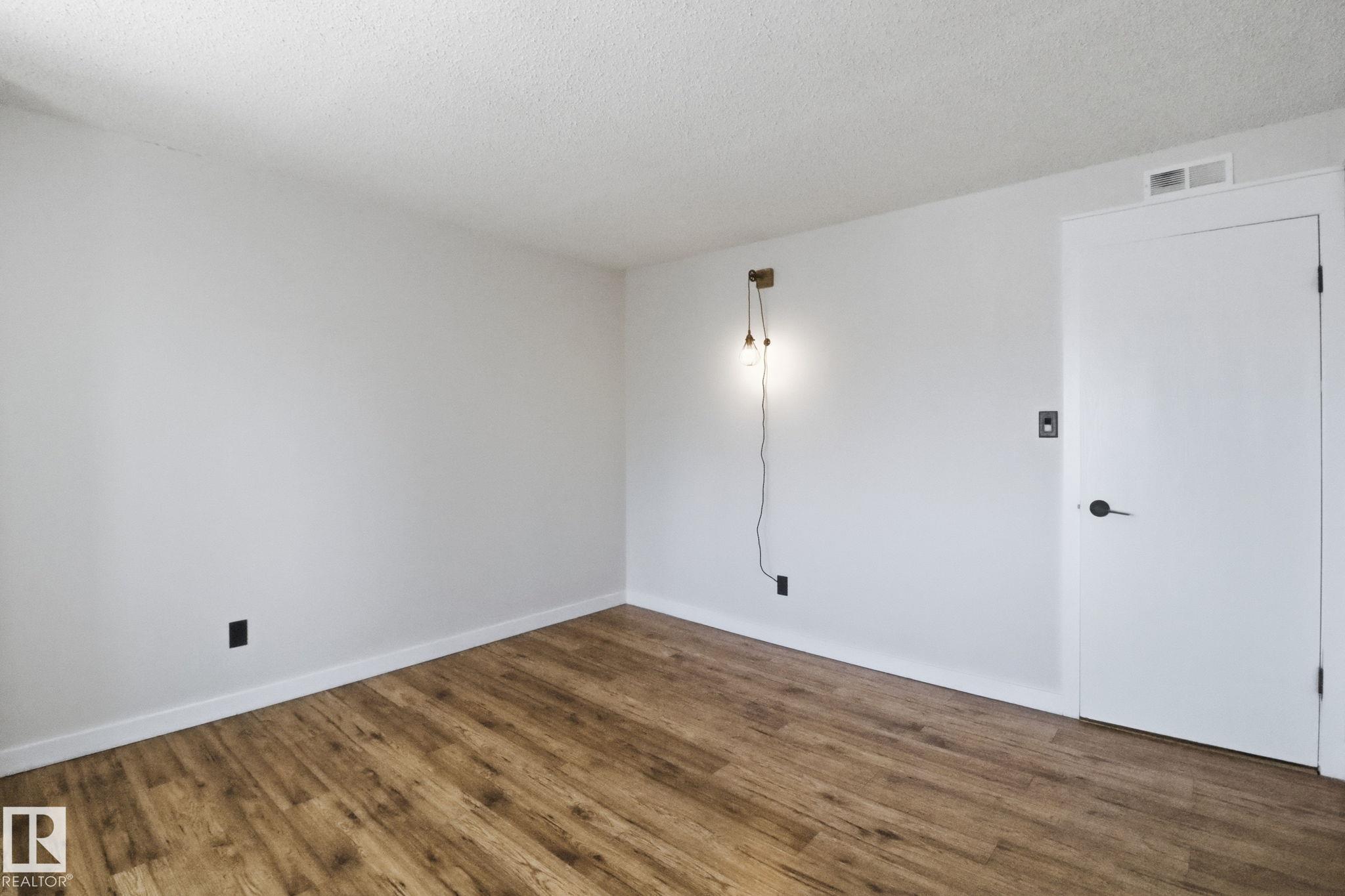 https://zimg.paragon.ice.com/ParagonImages/Property/PM/RAE/225387271/23/0/0/3a370ad675137ddfa690d29fda09b0d2/1/64549fb744b550748723bb00461b118e/225387271-96b92c61-7dac-4ee2-8031-f631a2ec03cd.JPG