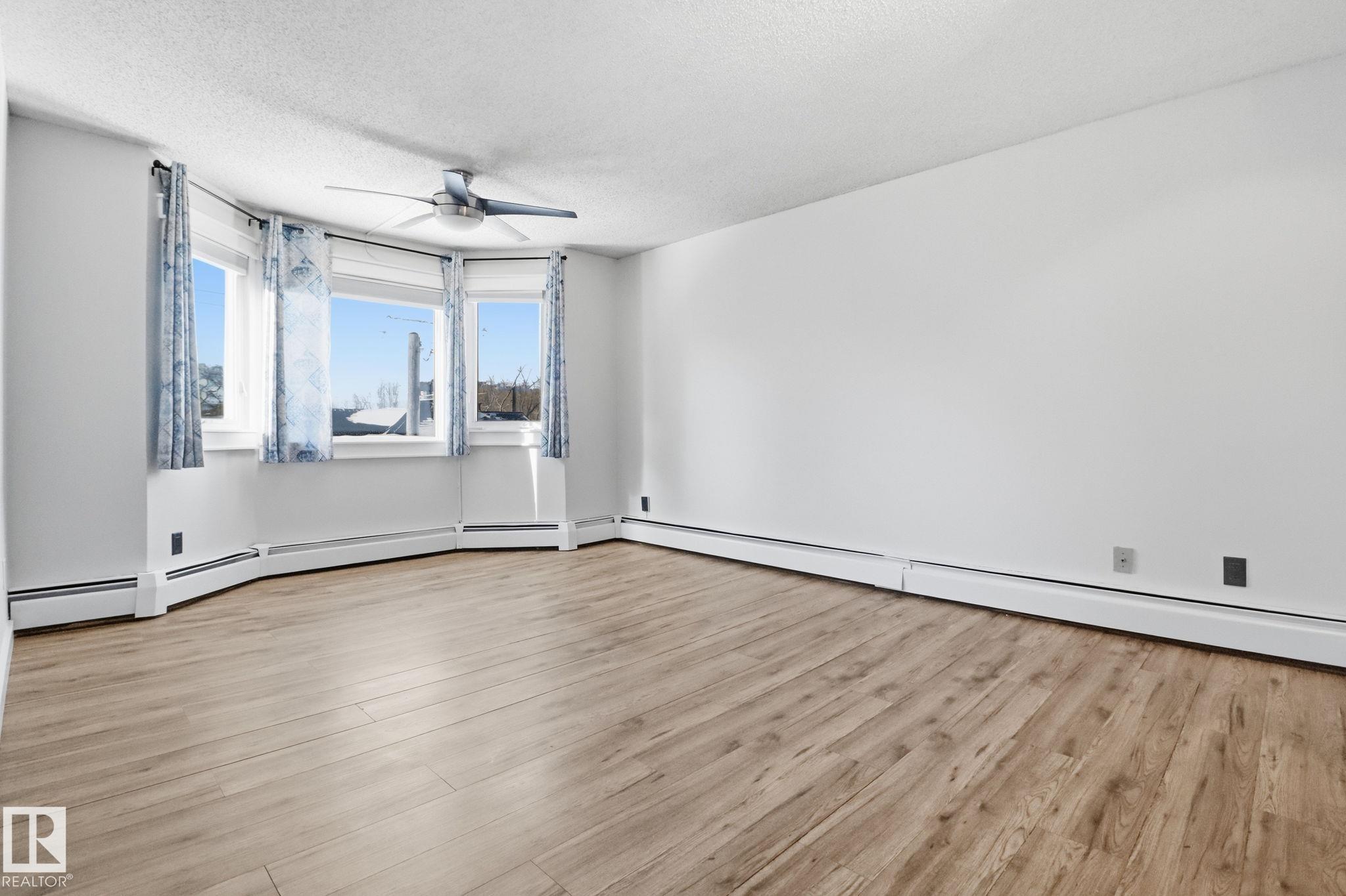 https://zimg.paragon.ice.com/ParagonImages/Property/PM/RAE/225387271/28/0/0/3692e4148f053cd2086860a92331adac/1/64549fb744b550748723bb00461b118e/225387271-a11f64c7-6b91-4a50-8103-54b9ae03304b.JPG