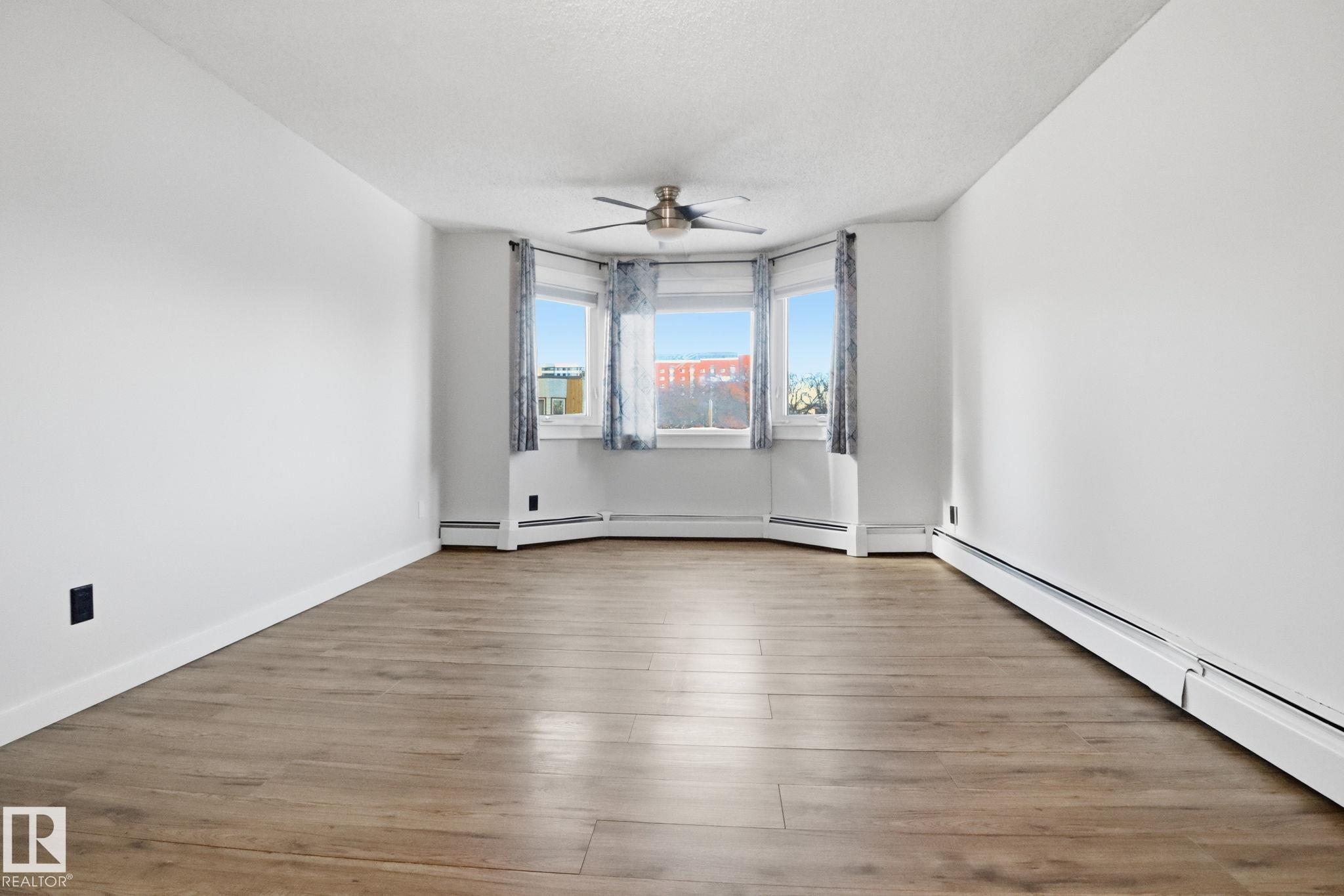 https://zimg.paragon.ice.com/ParagonImages/Property/PM/RAE/225387271/29/0/0/adaf37c59bd4abaf05a27832ec0c957e/1/64549fb744b550748723bb00461b118e/225387271-1f9fd2a1-8948-40b1-9d5b-4942956e2c11.JPG