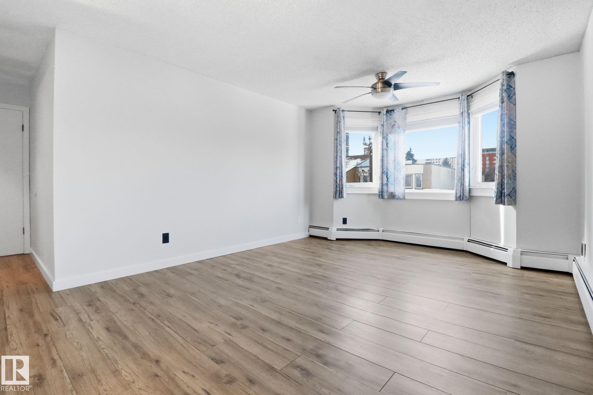 https://zimg.paragon.ice.com/ParagonImages/Property/PM/RAE/225387271/30/0/0/4f95bd94795deb5a5ade7aff06ad7b89/1/64549fb744b550748723bb00461b118e/225387271-d5039a0d-60ed-4da7-b758-563fb5cc0d89.JPG
