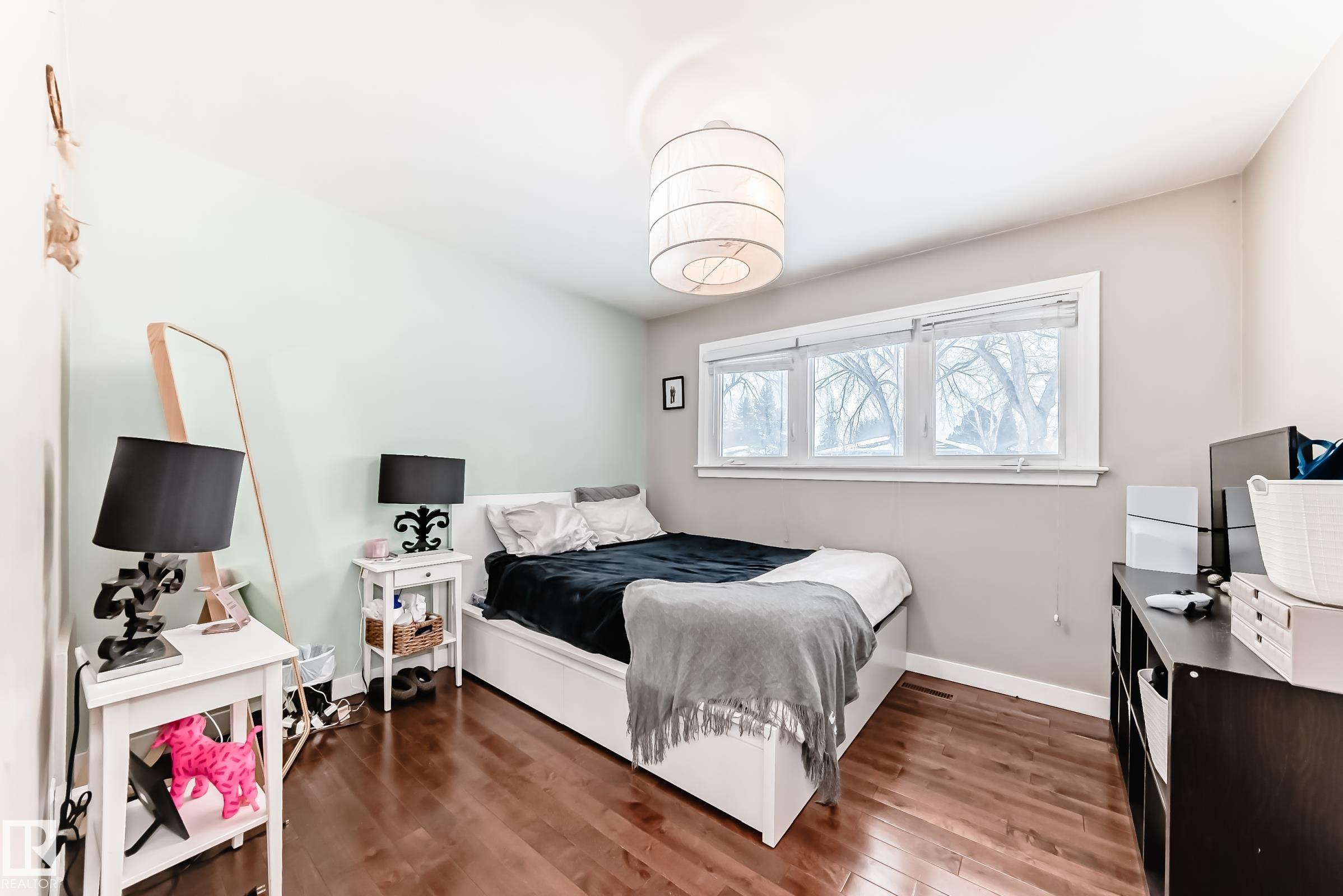 Photo 13 at 12332 129 Street NW, Sherbrooke, Edmonton